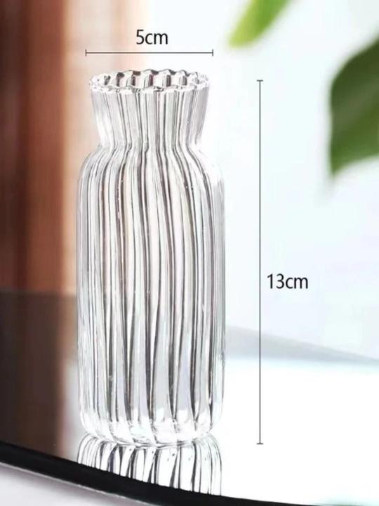 Ichki dizayn uchun gullar va quritilgan gullar uchun kichik shisha vazalar