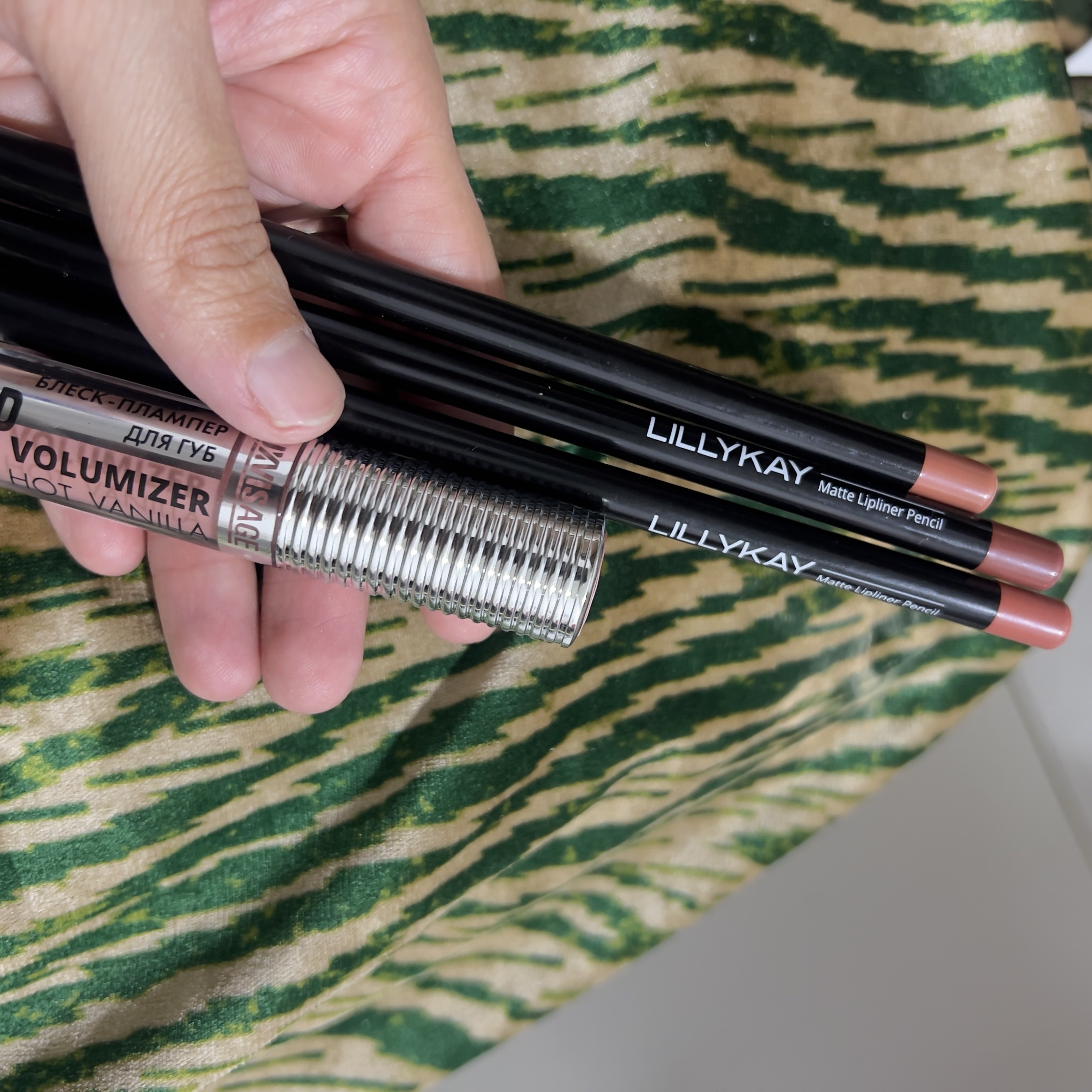 Плампер блеск для губ Luxvisage Hot Vanilla Lip Volumizer