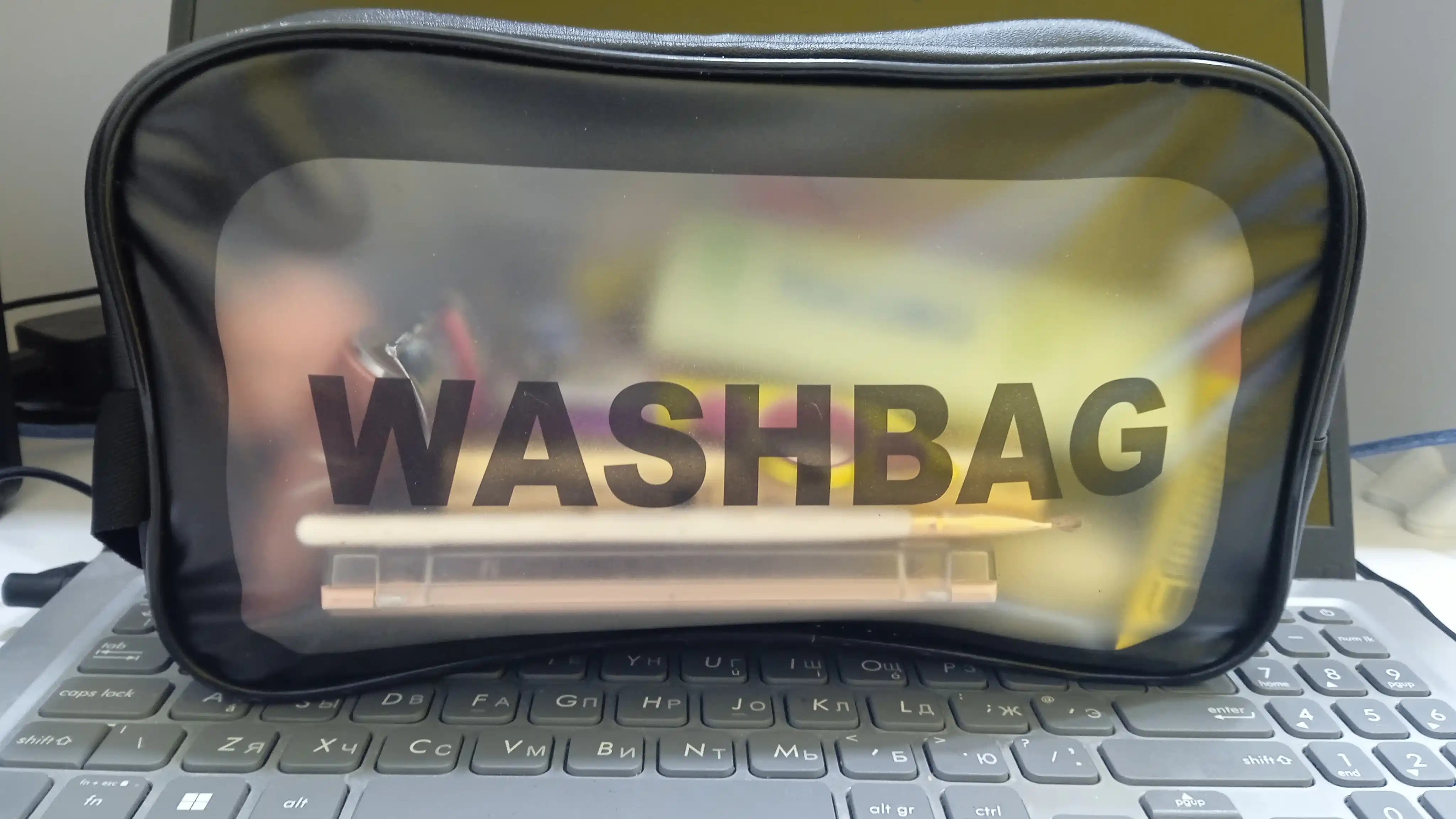 “WASHBAG”  3 xil o‘lchamli va 4 rangli suv o‘tkazmaydigan kosmetik sumkalar  (PVX-neylon)