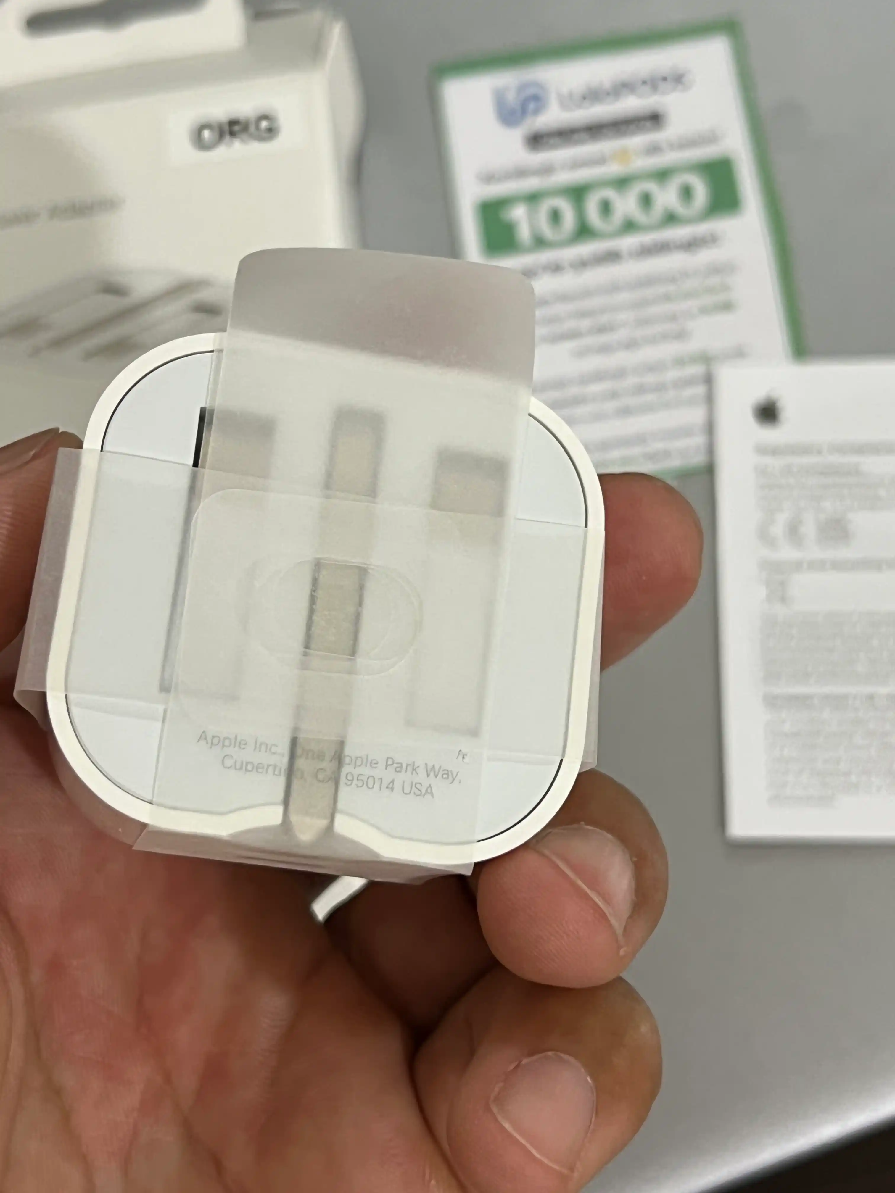 Zaryadnoe qurilma iPhone uchun, zaryadka 20 Vt, s kabelem Type-C — Lightning