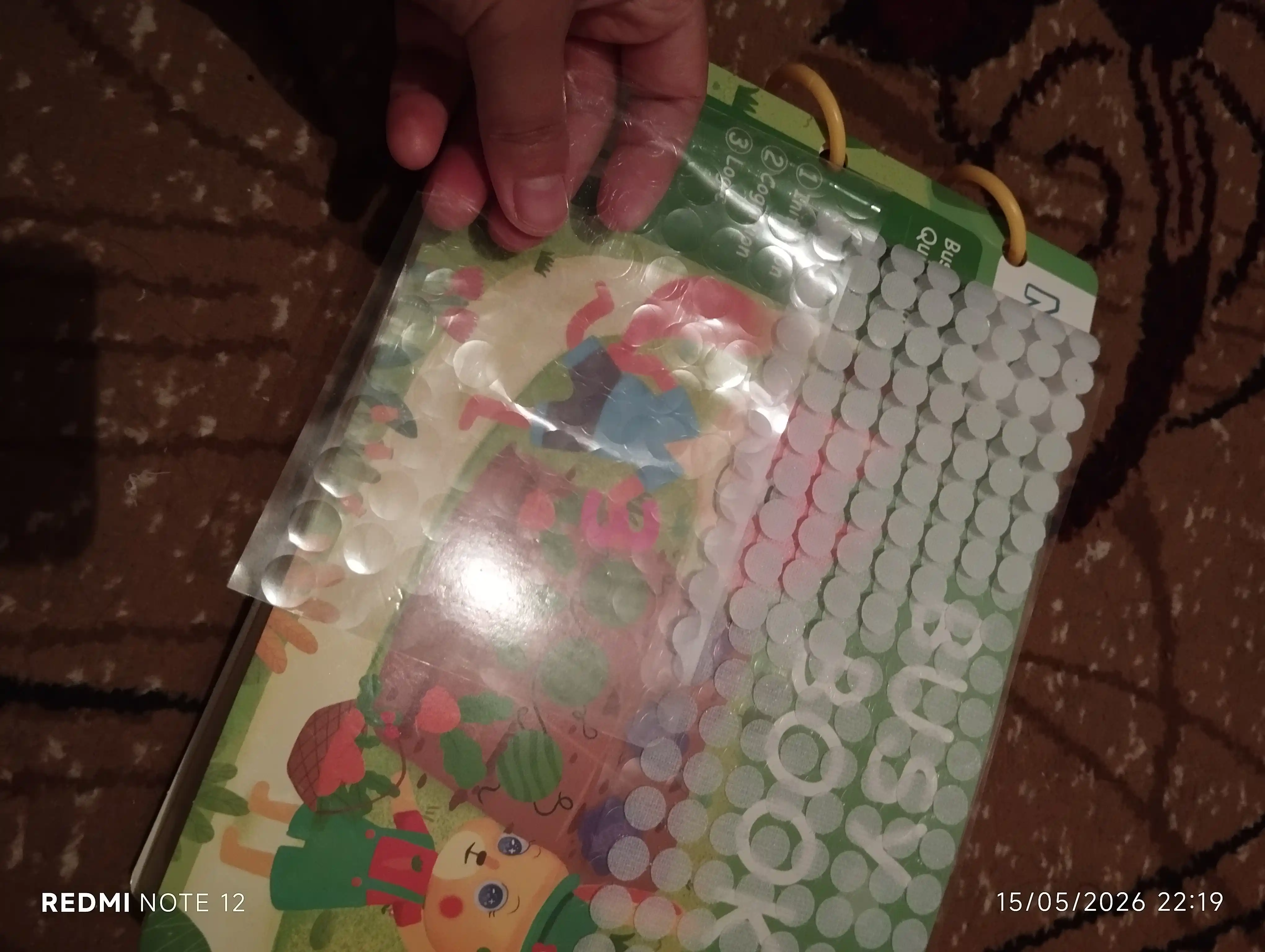 Busy Book Birinchi so‘zlar bu bolalar uchun  ingliz tilidagi kitob, rivojlantiruvchi