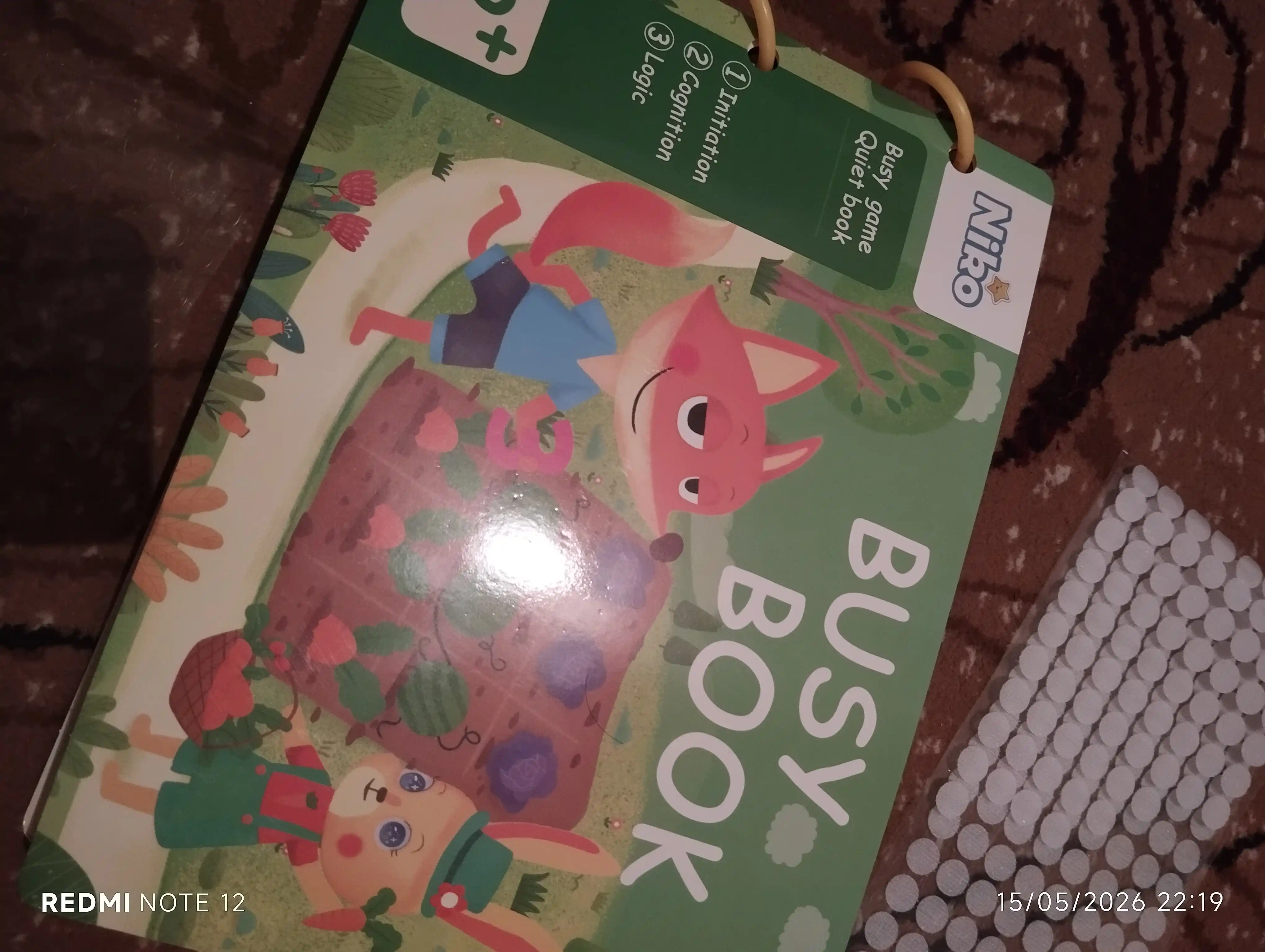 Busy Book Birinchi so‘zlar bu bolalar uchun  ingliz tilidagi kitob, rivojlantiruvchi