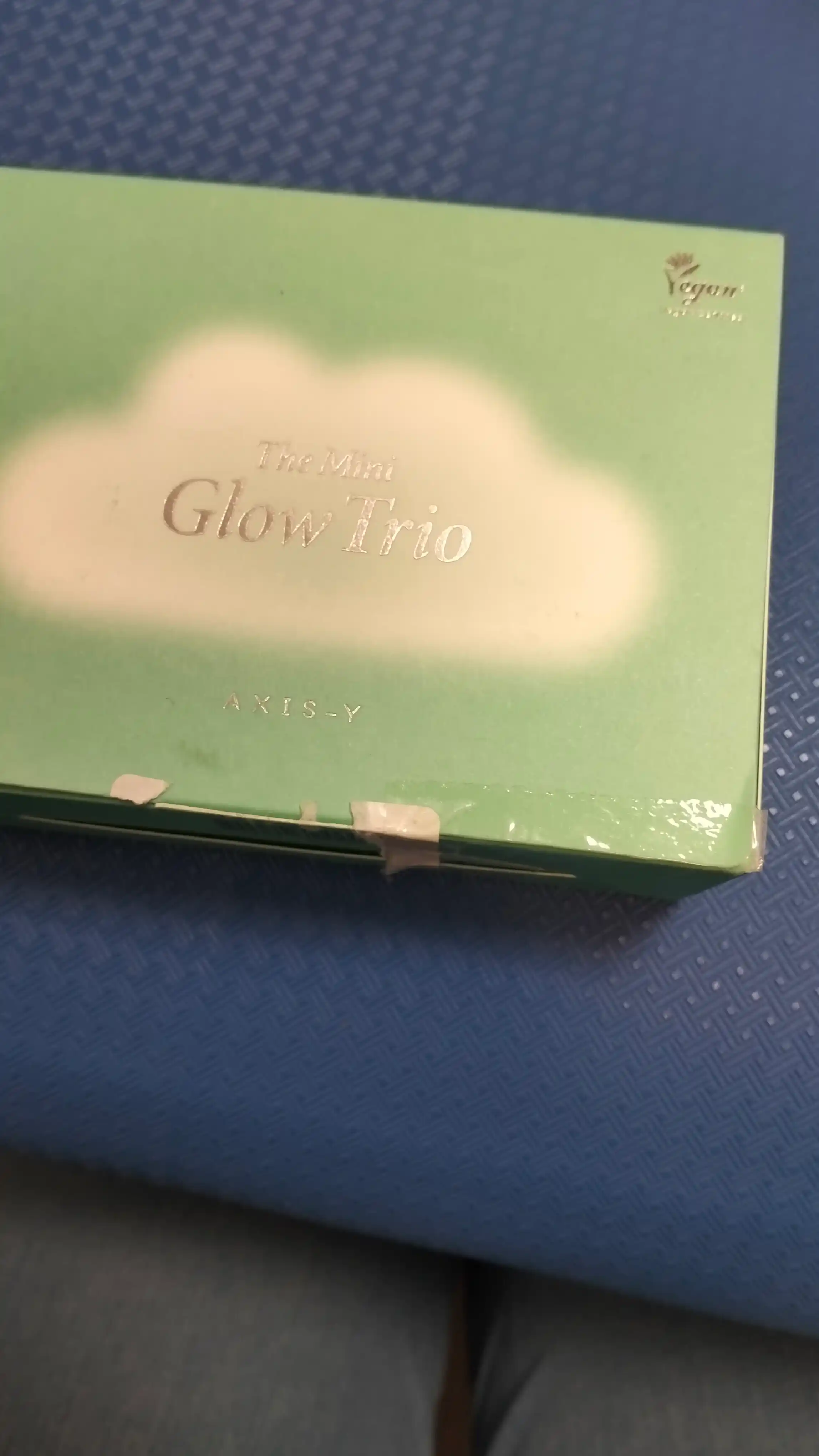 Axis-Y Glow Trio terini namlash, rangini tekislash va yorqinlashtirish uchun to‘plam