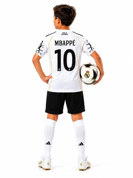 Футбольная форма Real Madrid