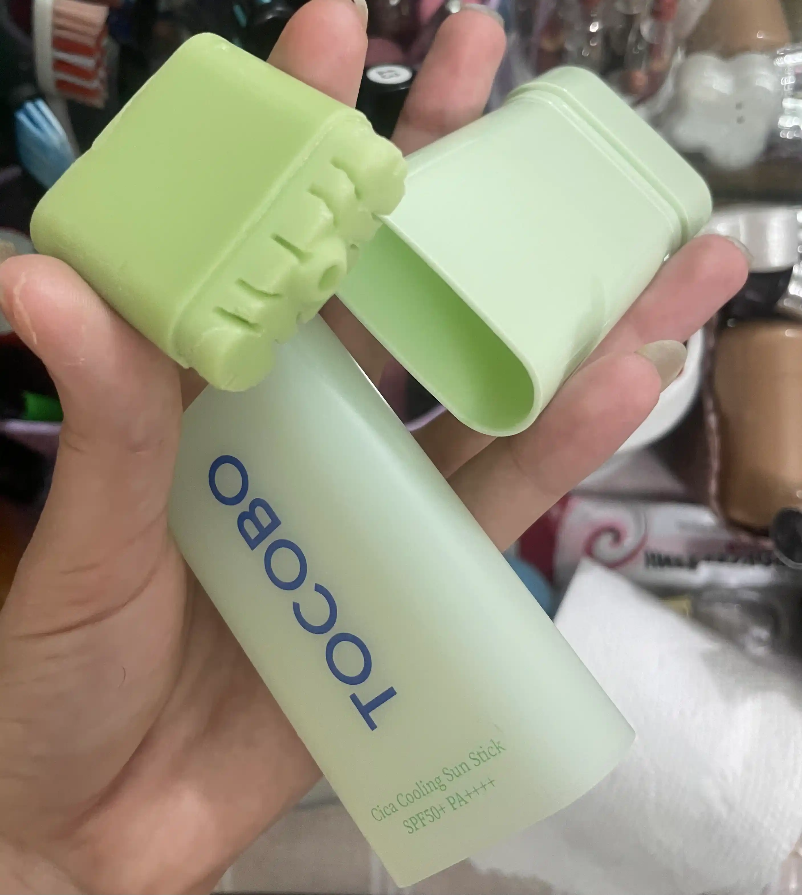 Tinchlantiruvchi quyoshdan himoyalovchi stik Tocobo Cica Cooling Sun Stick SPF50+ PA++++