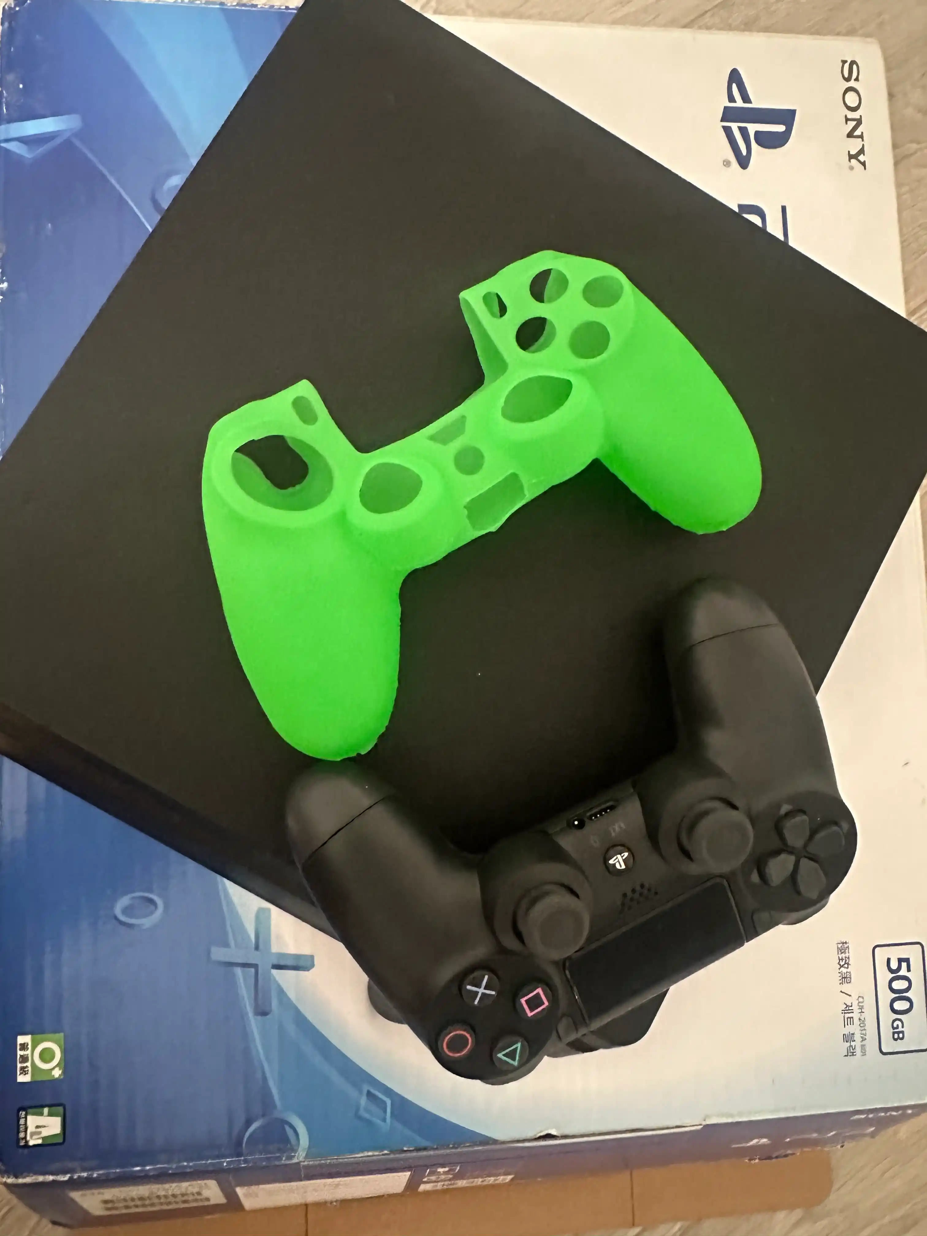 14 ta o‘yinli Playstation 4 Slim o‘yin pristavkasi, GOLDHEN