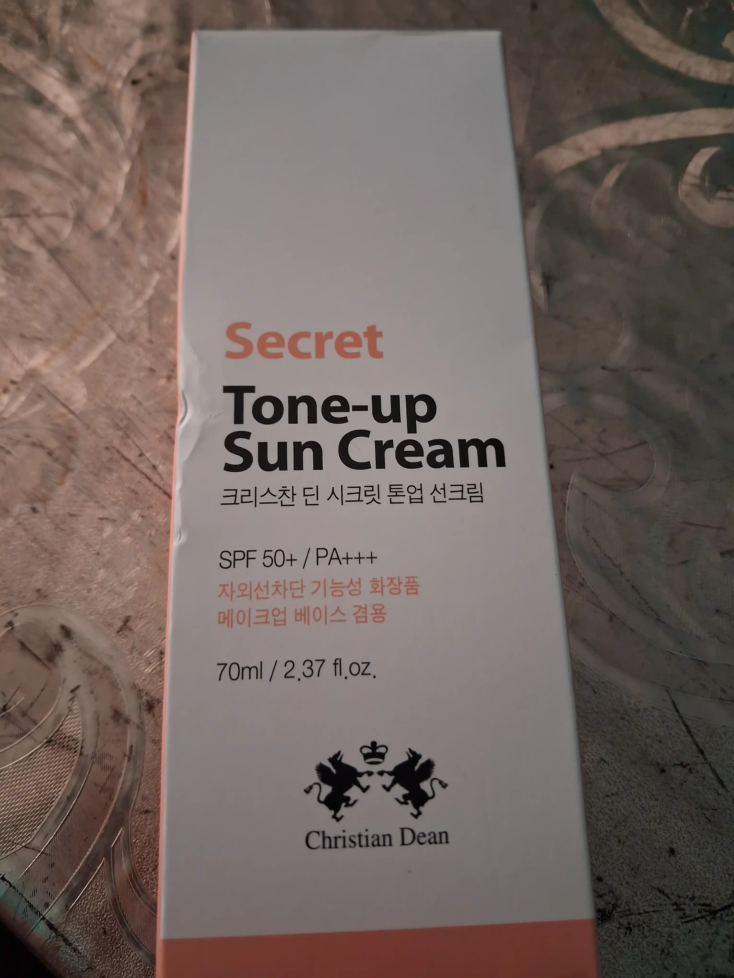Secret Tone-Up Sun Cream SPF50+ PA+++, yuz uchun quyoshdan himoyalovchi va tone-up krem
