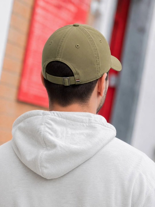 Minimalist beysbol kepkasi, nafas oluvchi paxta materialidan tayyorlangan unisex