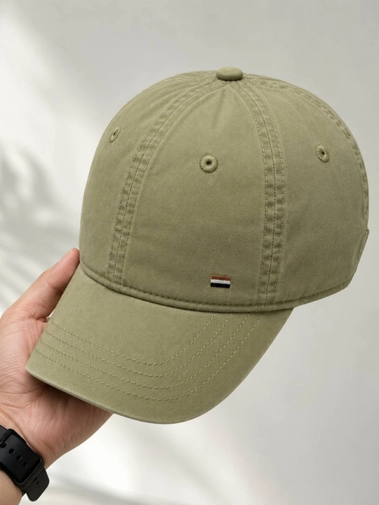 Minimalist beysbol kepkasi, nafas oluvchi paxta materialidan tayyorlangan unisex