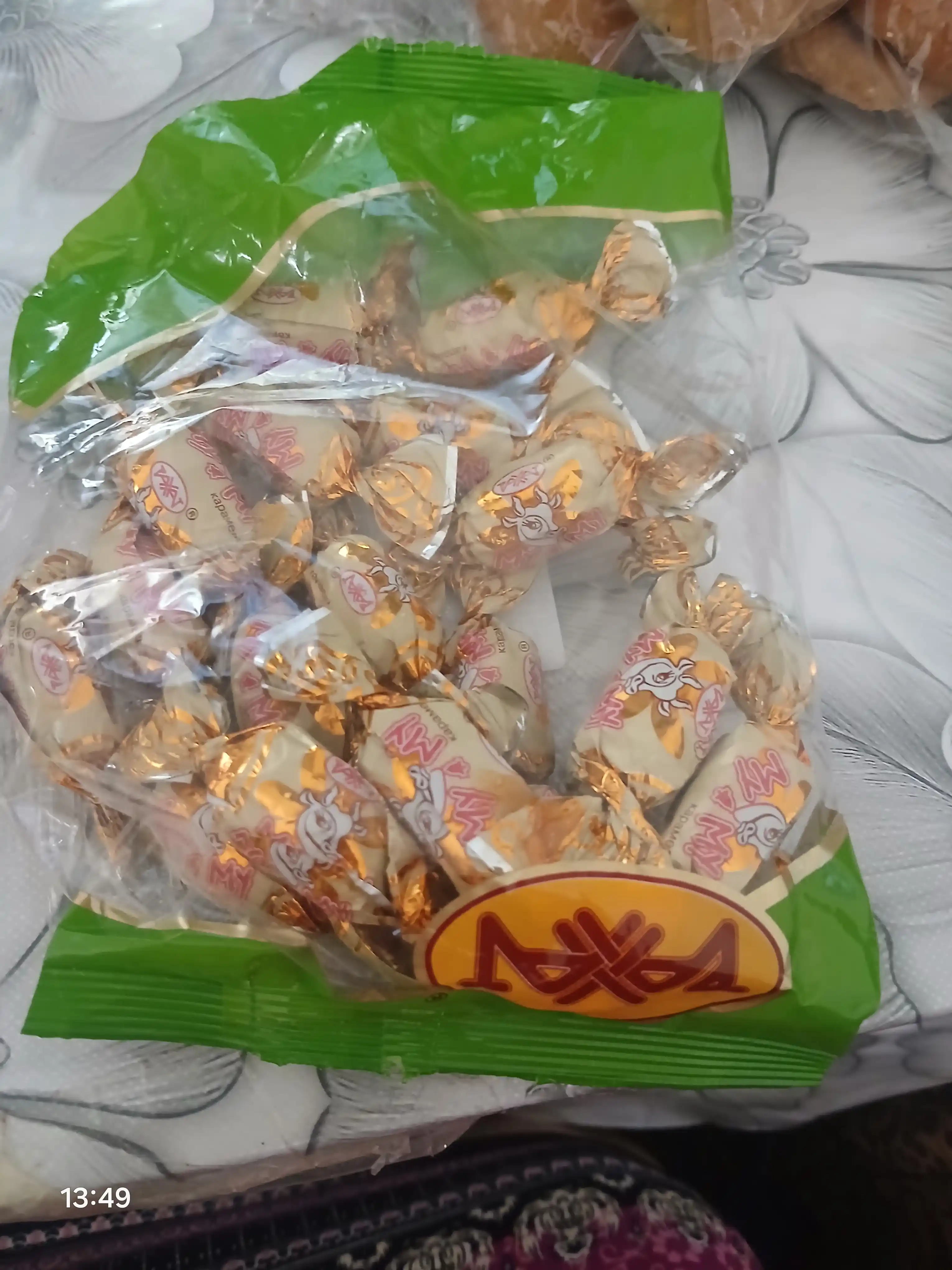 Karamel konfetlari Рахат ''Mu-Mu'', pomadali ichimlik bilan, 300 g