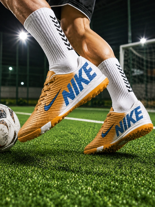 TF futbol butsasi — sun’iy gazon uchun yengil model