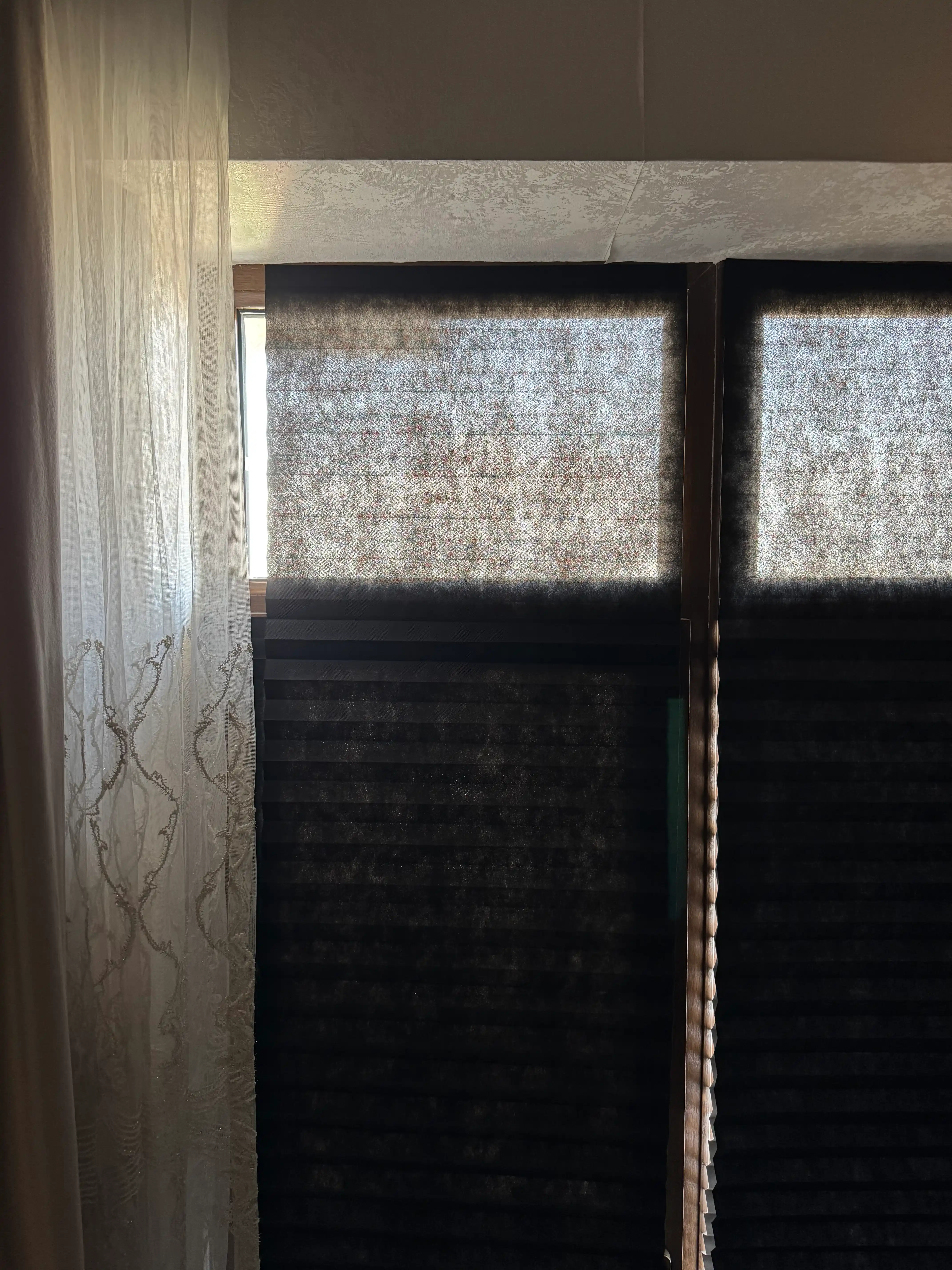 Plise pardalar, matoli, o'z o'zidan yopishuvchi, deraza va balkon uchun, Blackout jalyuzi