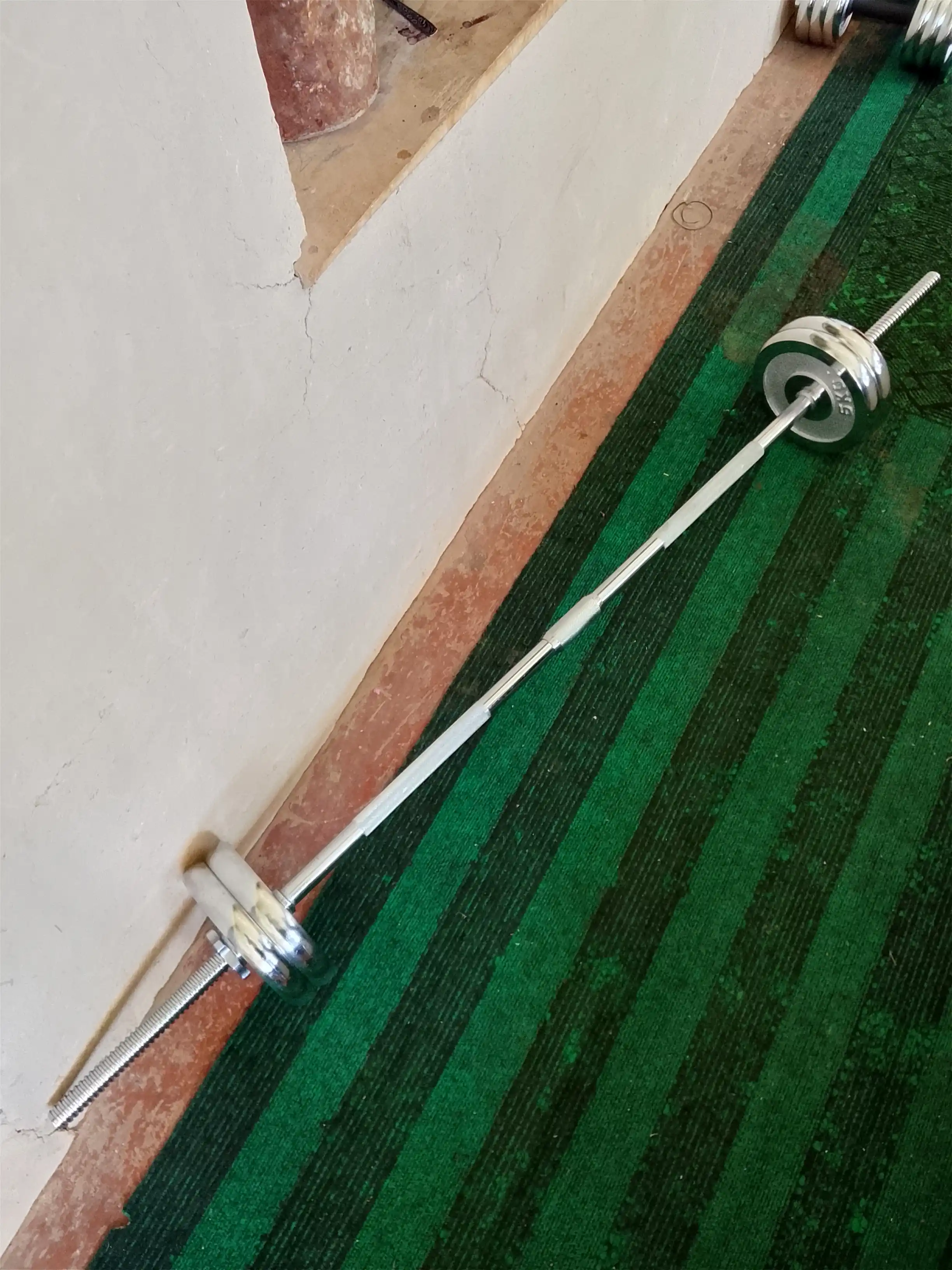 Temir gantellar va shtanga to'plami, chemodanda, 10 kg dan 55 kg gacha