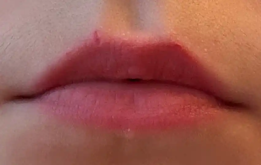 Flower Knows Strawberry Cupid бальзам для губ торт увлажнение уход подарок