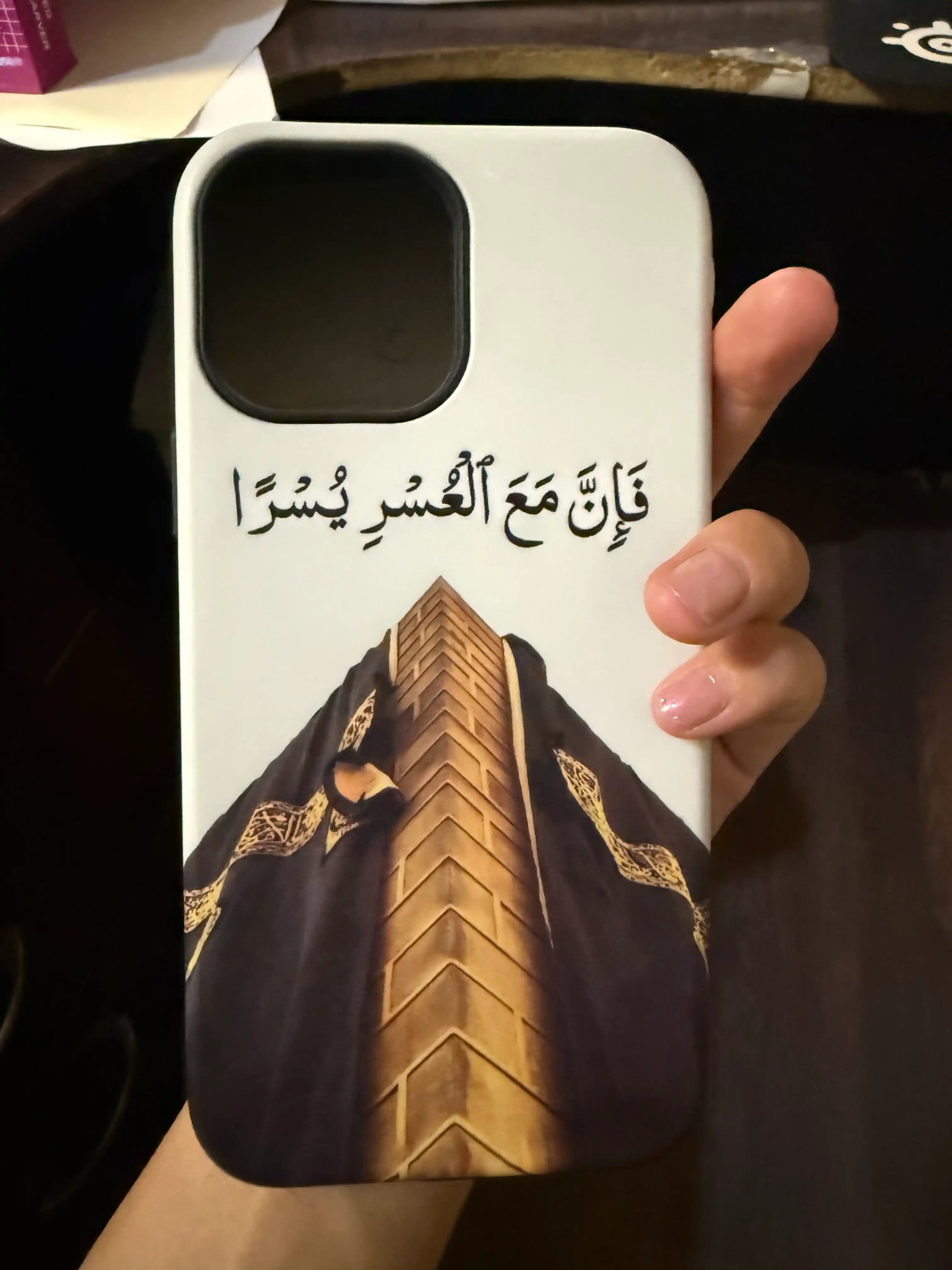Стильные чехлы для iPhone 11 / 12 / 13 / 14 / 15 Pro / Pro Max