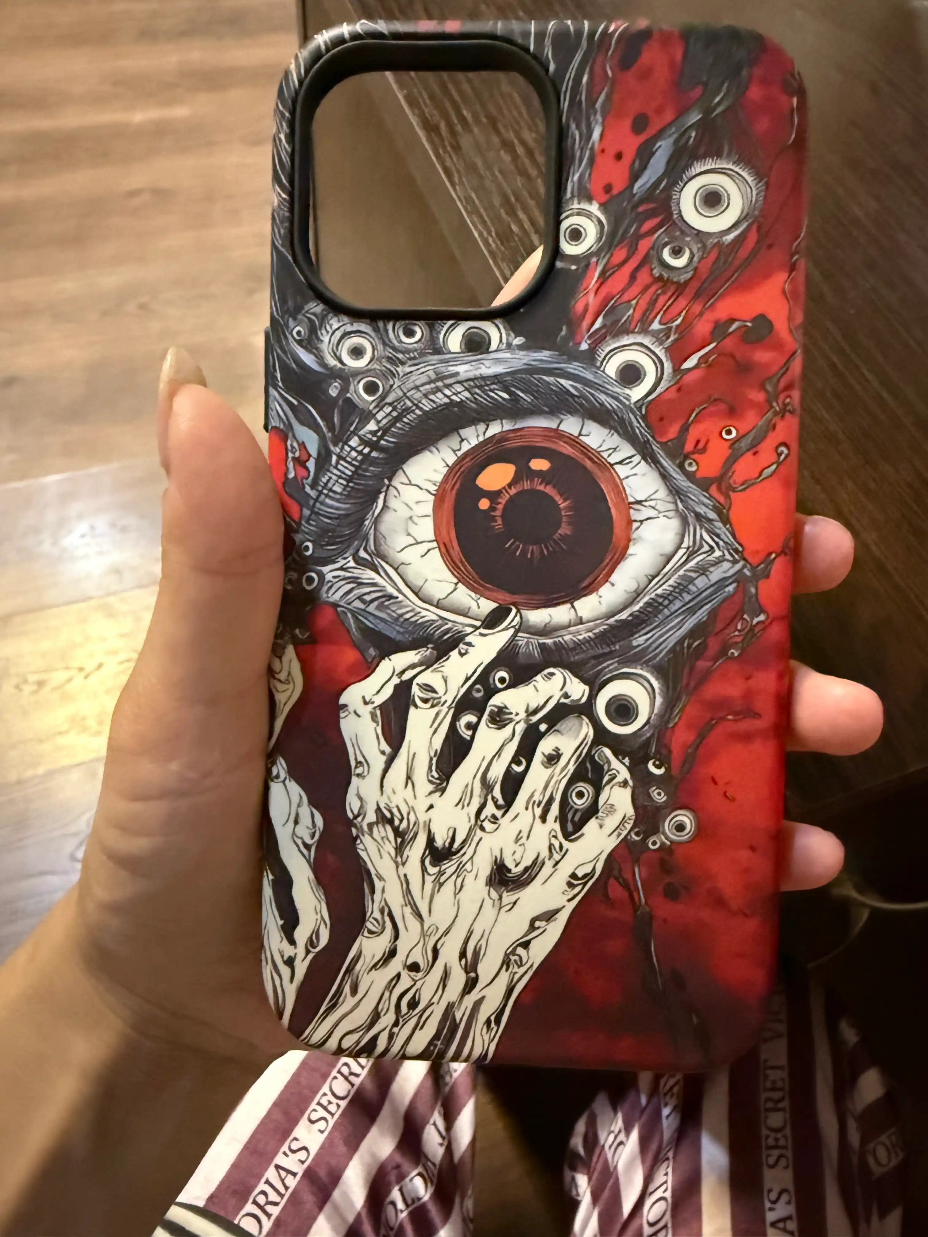 Стильные чехлы для iPhone 11 / 12 / 13 / 14 / 15 Pro / Pro Max