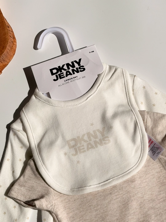 Комплект для новорожденных DKNY Jeans 3 в 1, боди, ползунки и нагрудник, newborn baby set