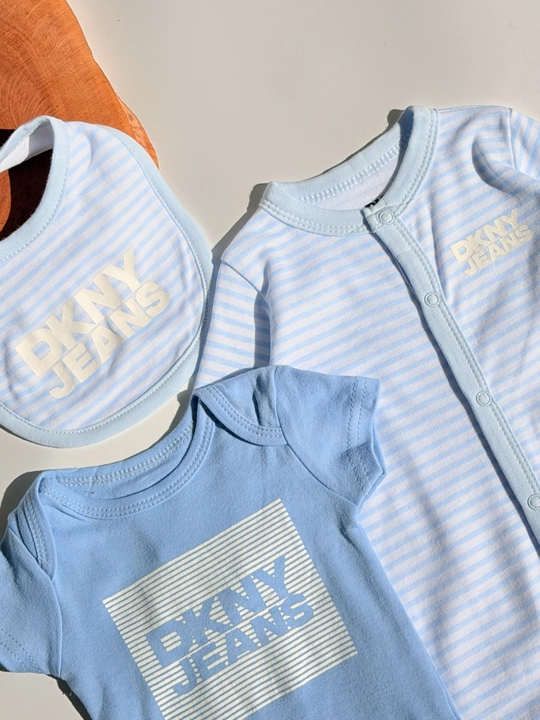 Комплект для новорожденных DKNY Jeans 3 в 1, боди, ползунки и нагрудник, newborn baby set