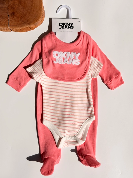 Комплект для новорожденных DKNY Jeans 3 в 1, боди, ползунки и нагрудник, newborn baby set