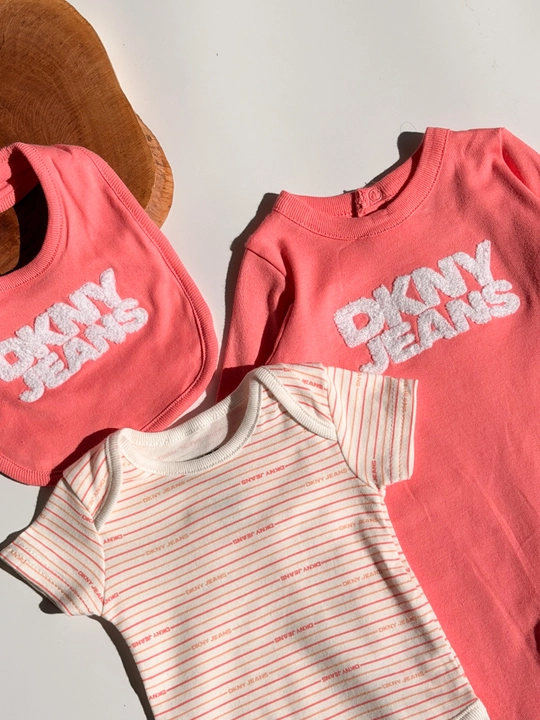 Комплект для новорожденных DKNY Jeans 3 в 1, боди, ползунки и нагрудник, newborn baby set