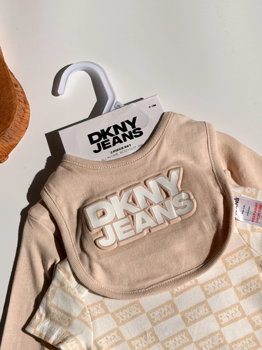 Комплект для новорожденных DKNY Jeans 3 в 1, боди, ползунки и нагрудник, newborn baby set