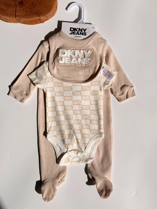 Комплект для новорожденных DKNY Jeans 3 в 1, боди, ползунки и нагрудник, newborn baby set