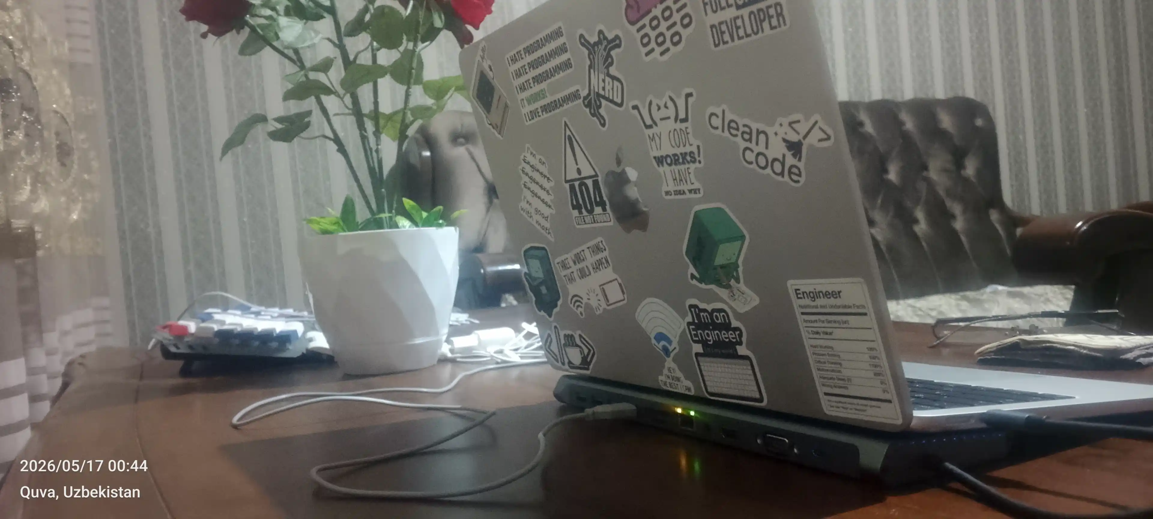 Nakleykalar "Cyberpunk, IT, xakerlar, o'yinlar, Minecraft" telefon, kompyuterlar uchun