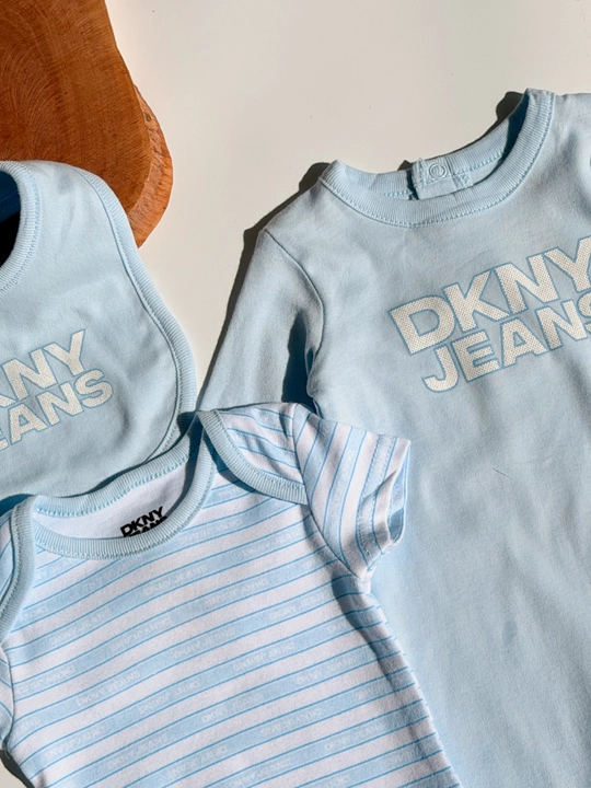 Комплект для новорожденных DKNY Jeans 3 в 1, боди, ползунки и нагрудник, newborn baby set
