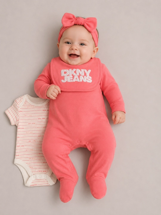 Комплект для новорожденных DKNY Jeans 3 в 1, боди, ползунки и нагрудник, newborn baby set - 