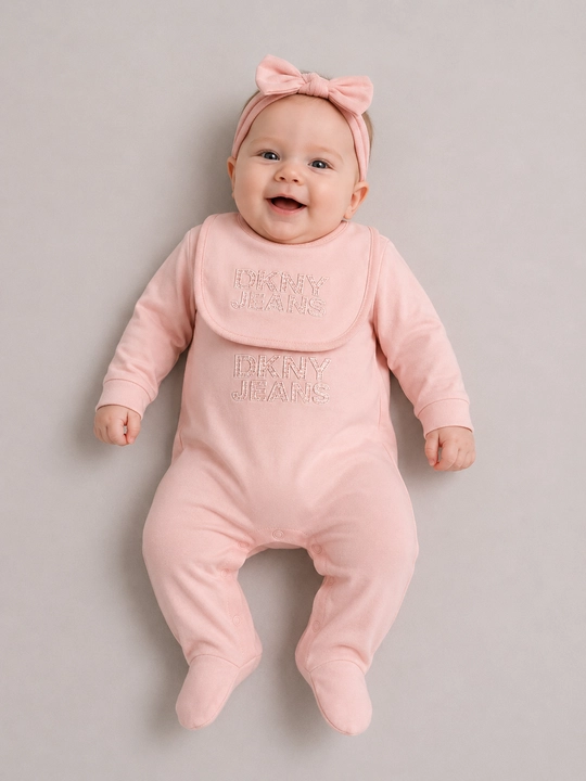 Комплект для новорожденных DKNY Jeans 3 в 1, боди, ползунки и нагрудник, newborn baby set - 
