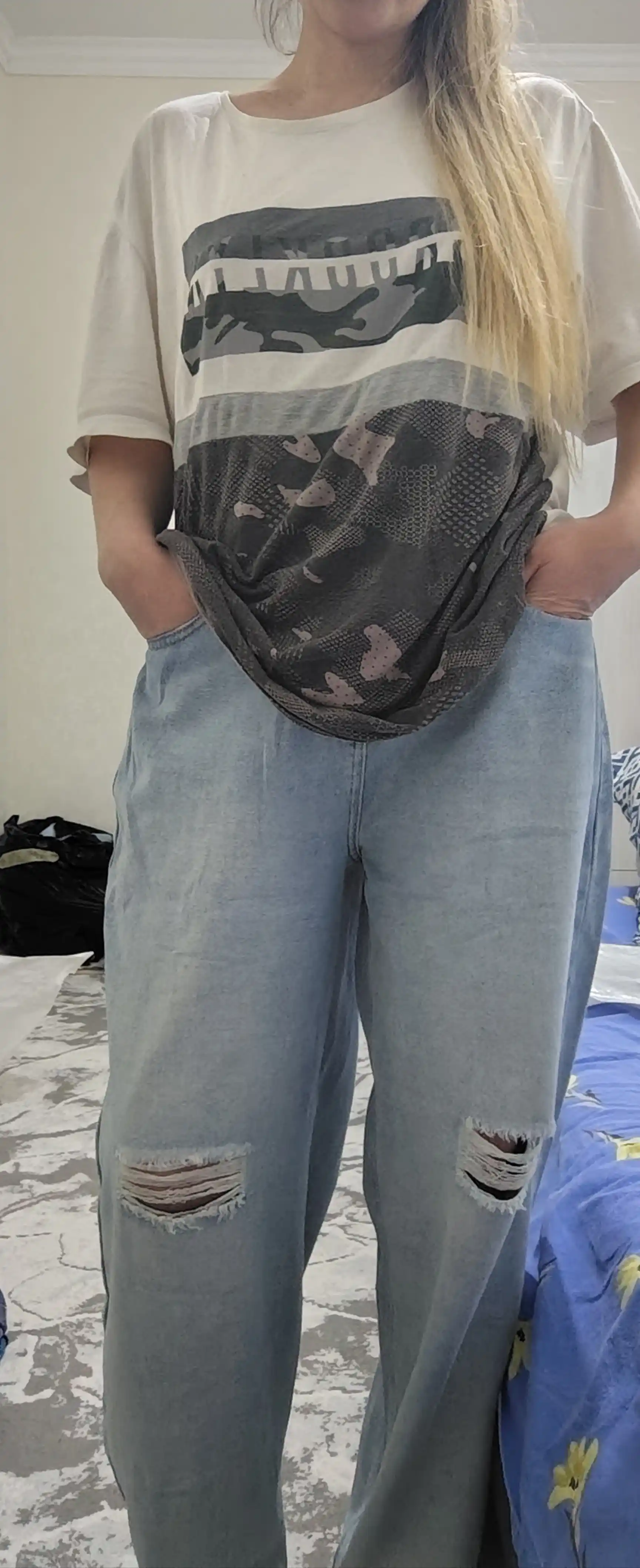 Ayollar uchun tizzasi yirtilgan erkin "Baggy" jinsi shimlari