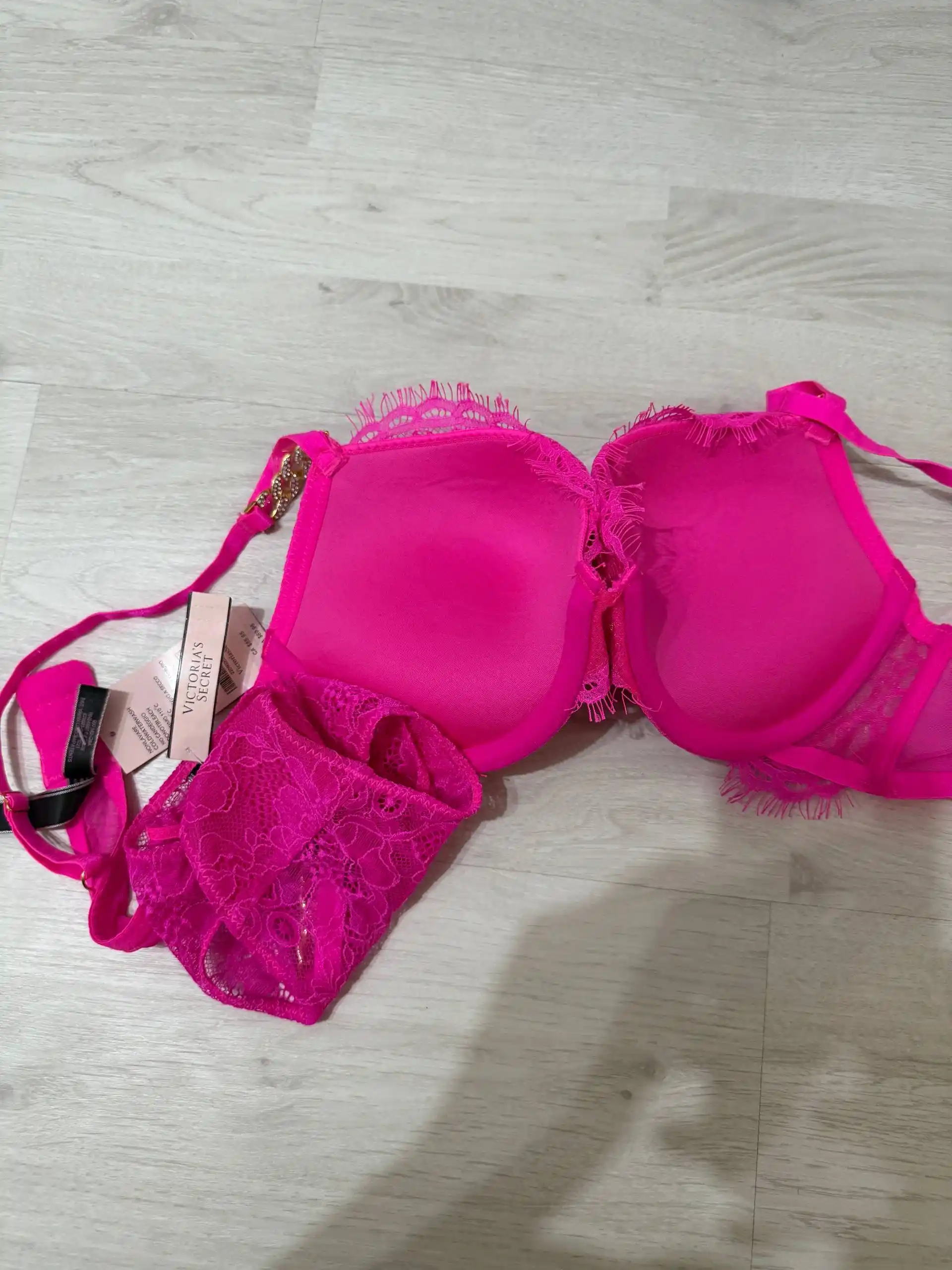 Ayollar ichki kiyimlari to‘plami, to‘rli, Victoria`s Secret, B va C chashka