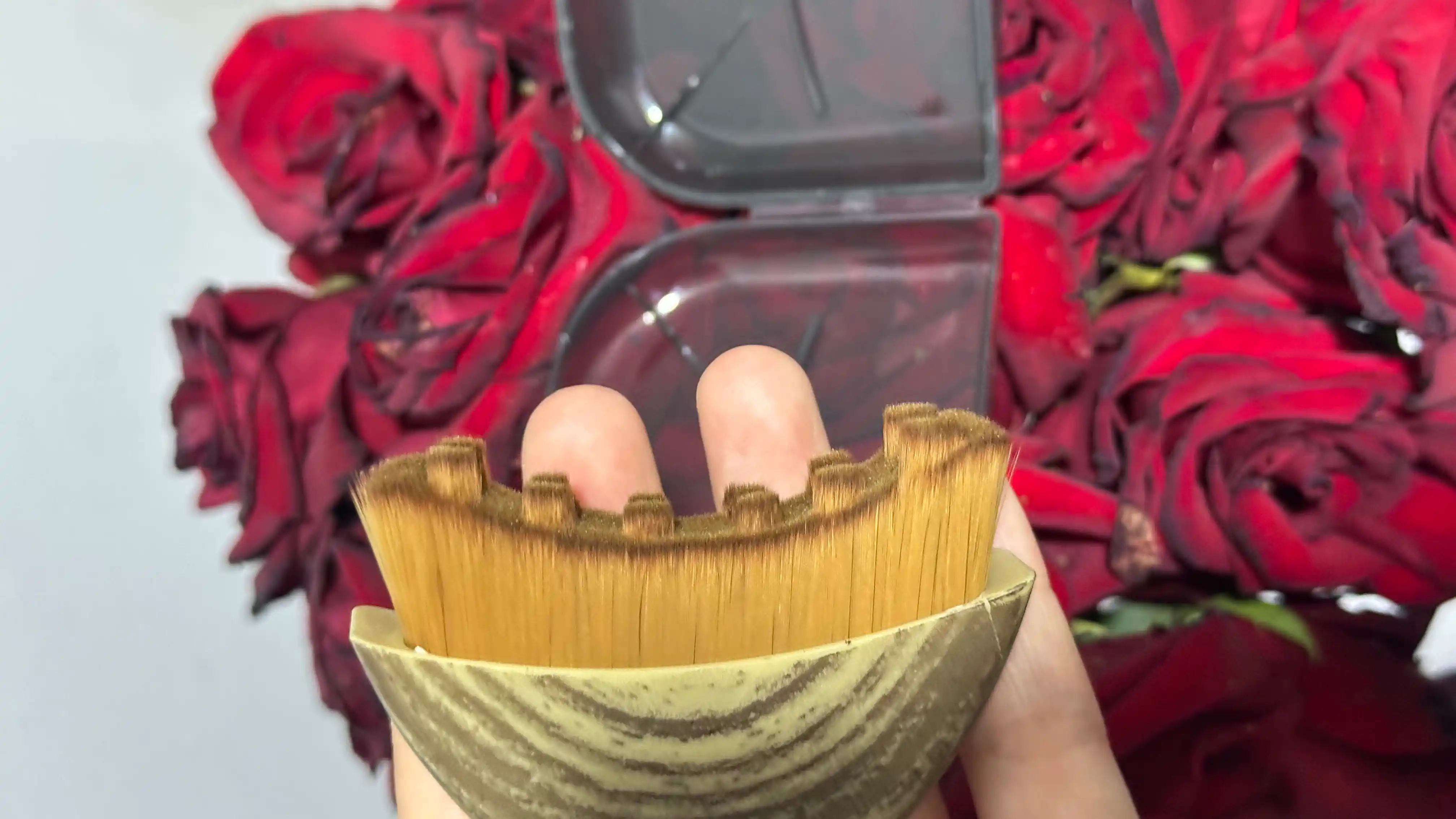 Massaj cho'tkasi, Yuz massajeri – lifting, gua sha va limfa drenaj effekti