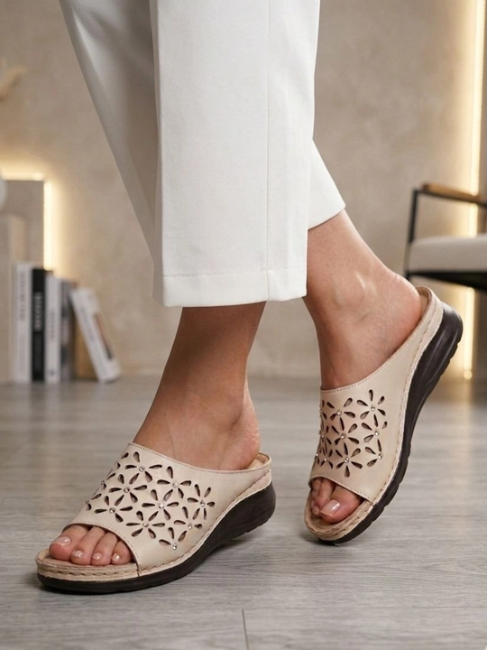 Ayollar uchun yozgi shippaklar, slanslar, botinkalar, sandallar, 36-40 o‘lchamlarda