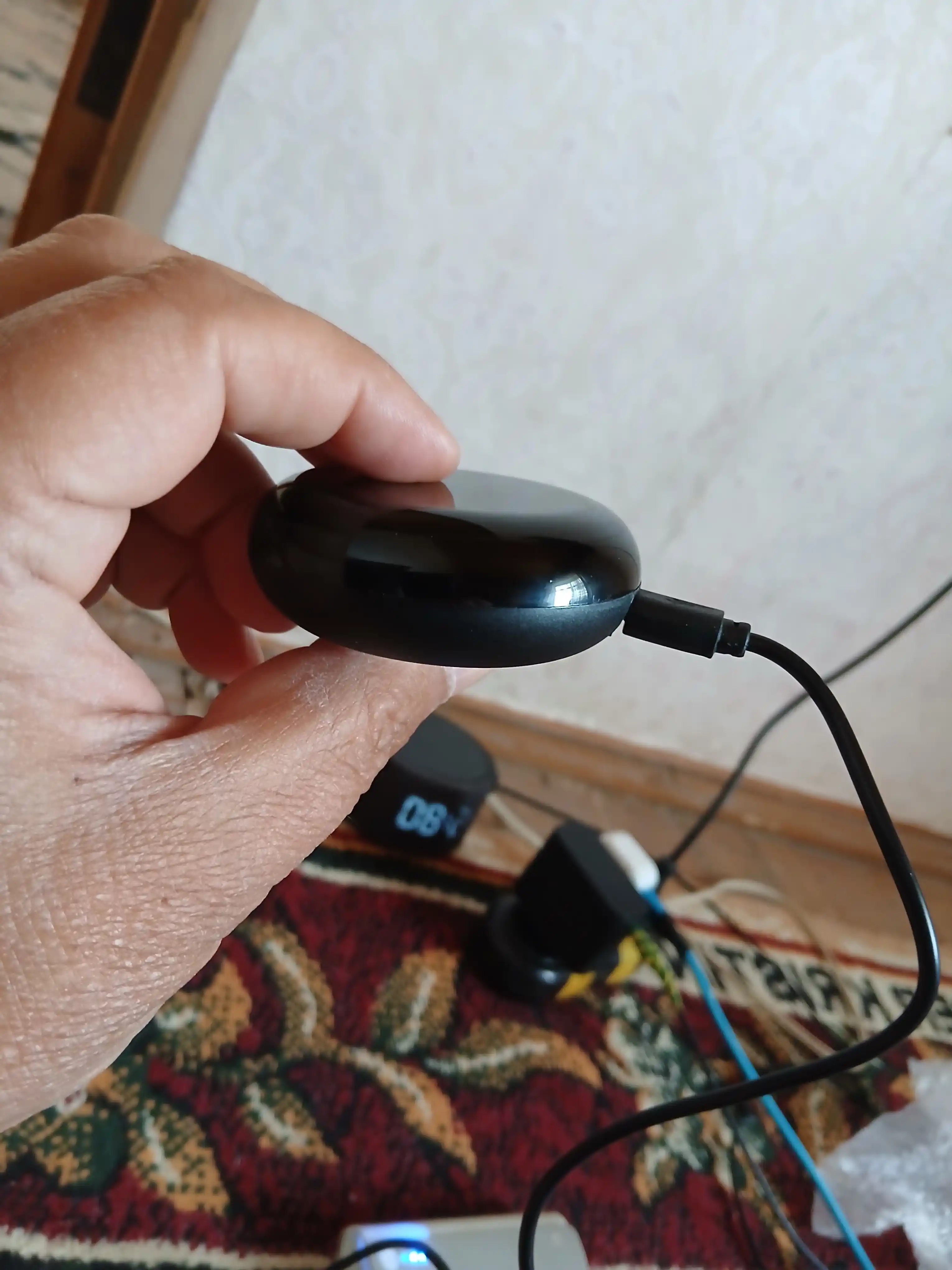 Aqlli universal pult Alisa/Marusya uchun – ovoz bilan boshqariladigan IQ-kontroller