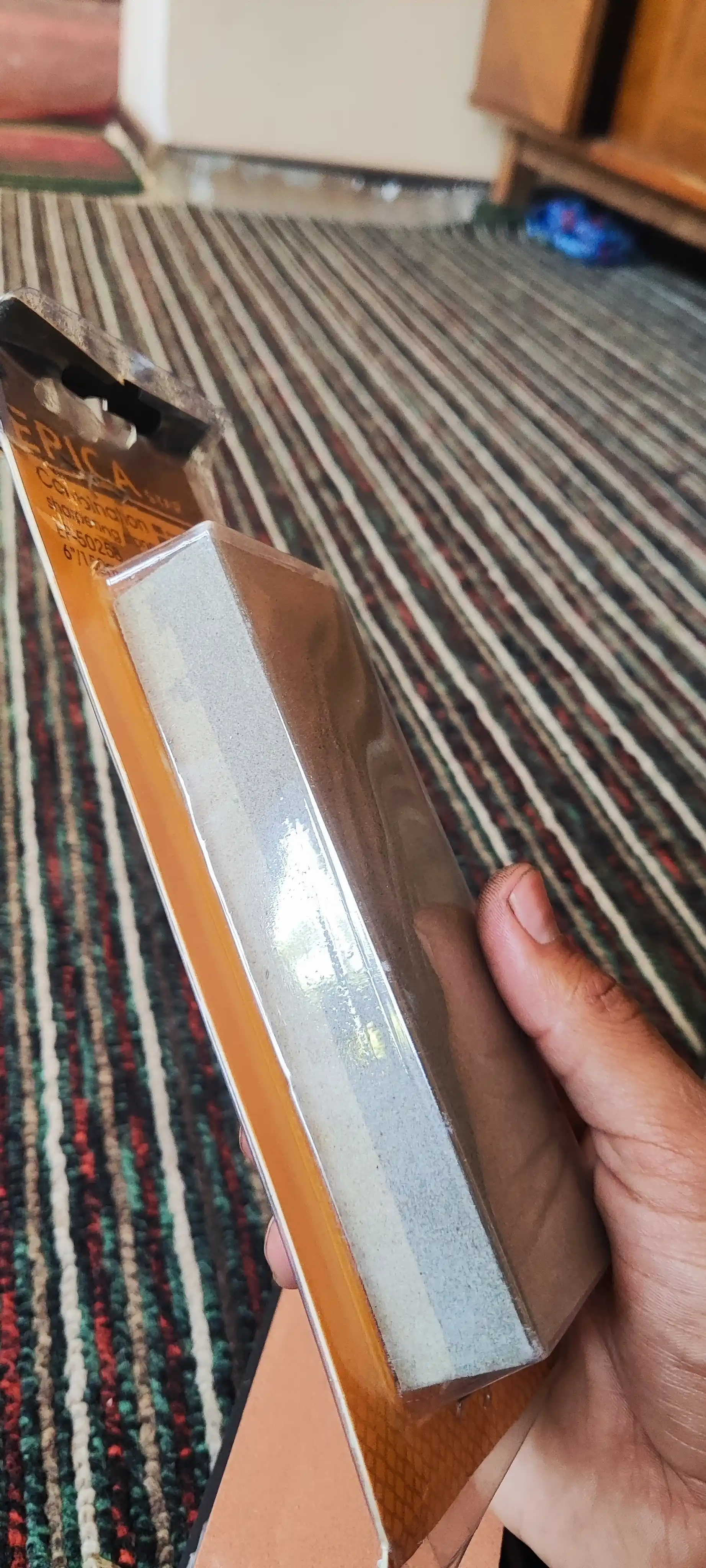 Pichoq o'tkirlash uchun qayroq tosh, ikki tomonlama