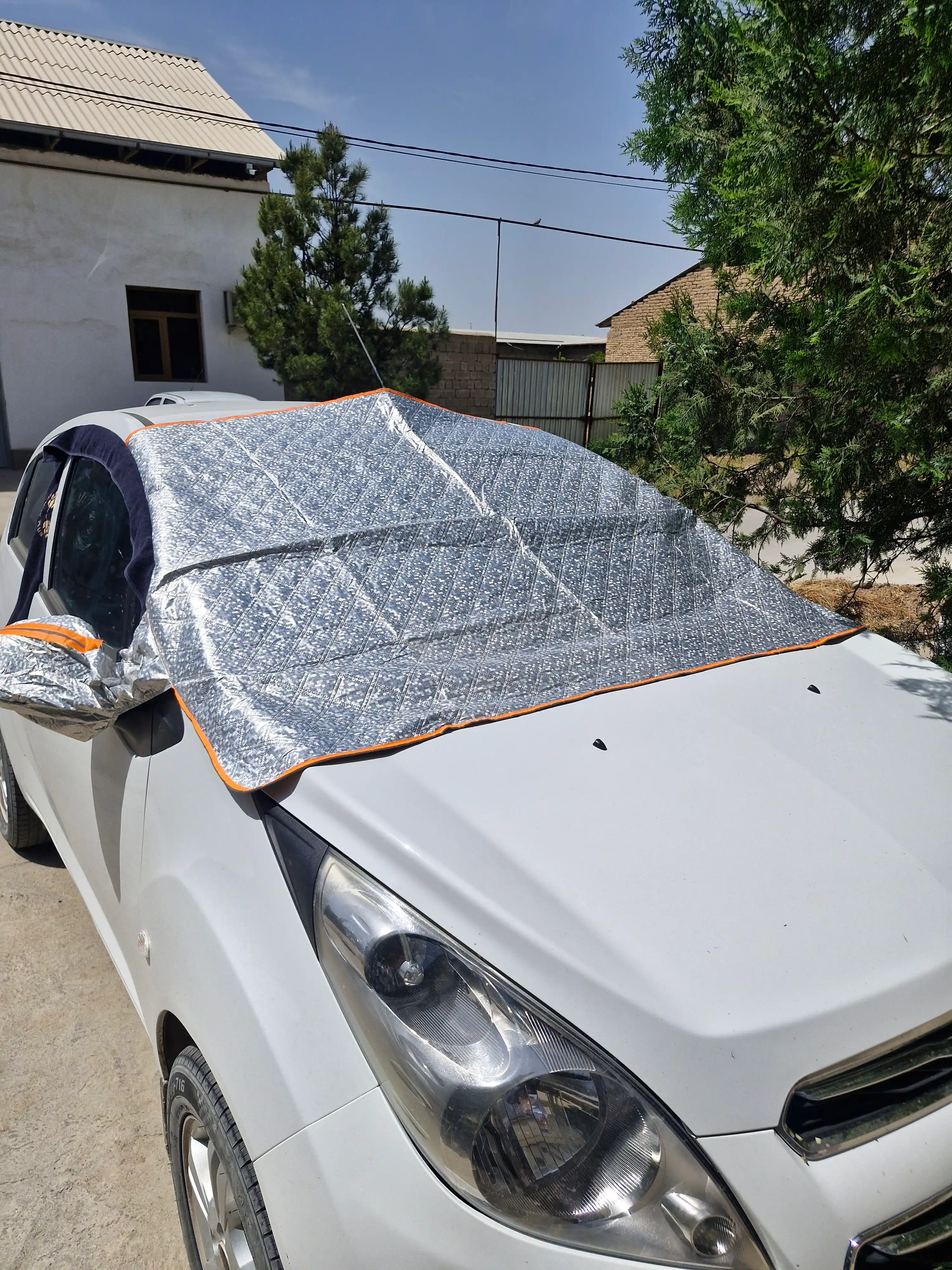 Солнцезащита лобового стекла автомобиля универсальная цвет серебристый