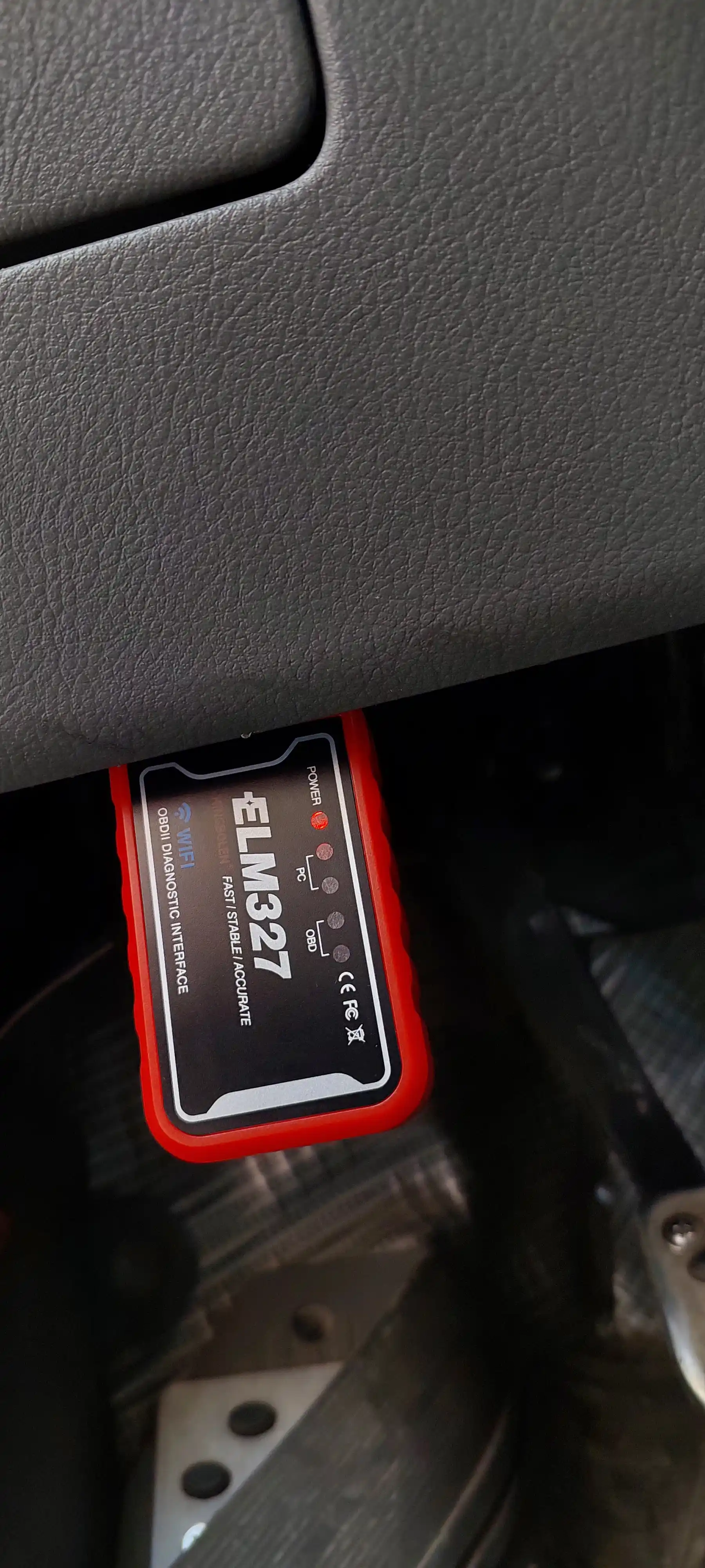 Cканер для диагностики автомобилей ELM327 OBD2 WI-FI v1.5 чип PIC18F25K80, автосканер