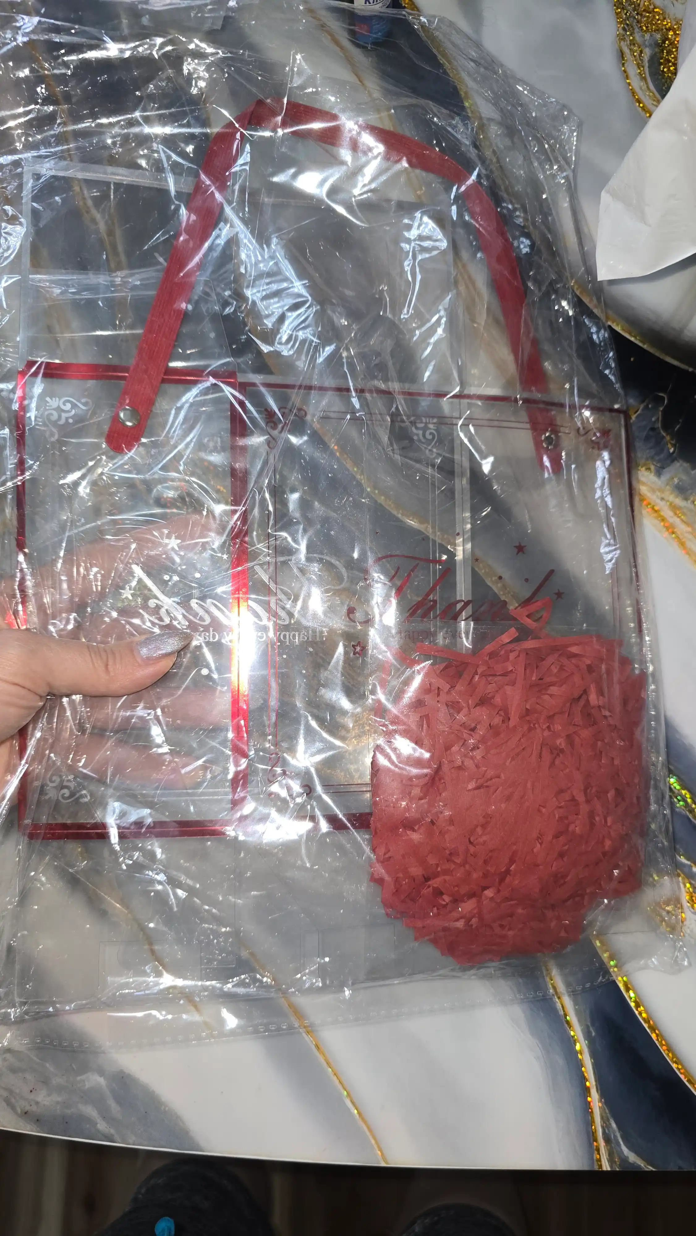 Shaffof tutqichli sovg‘a paketlari