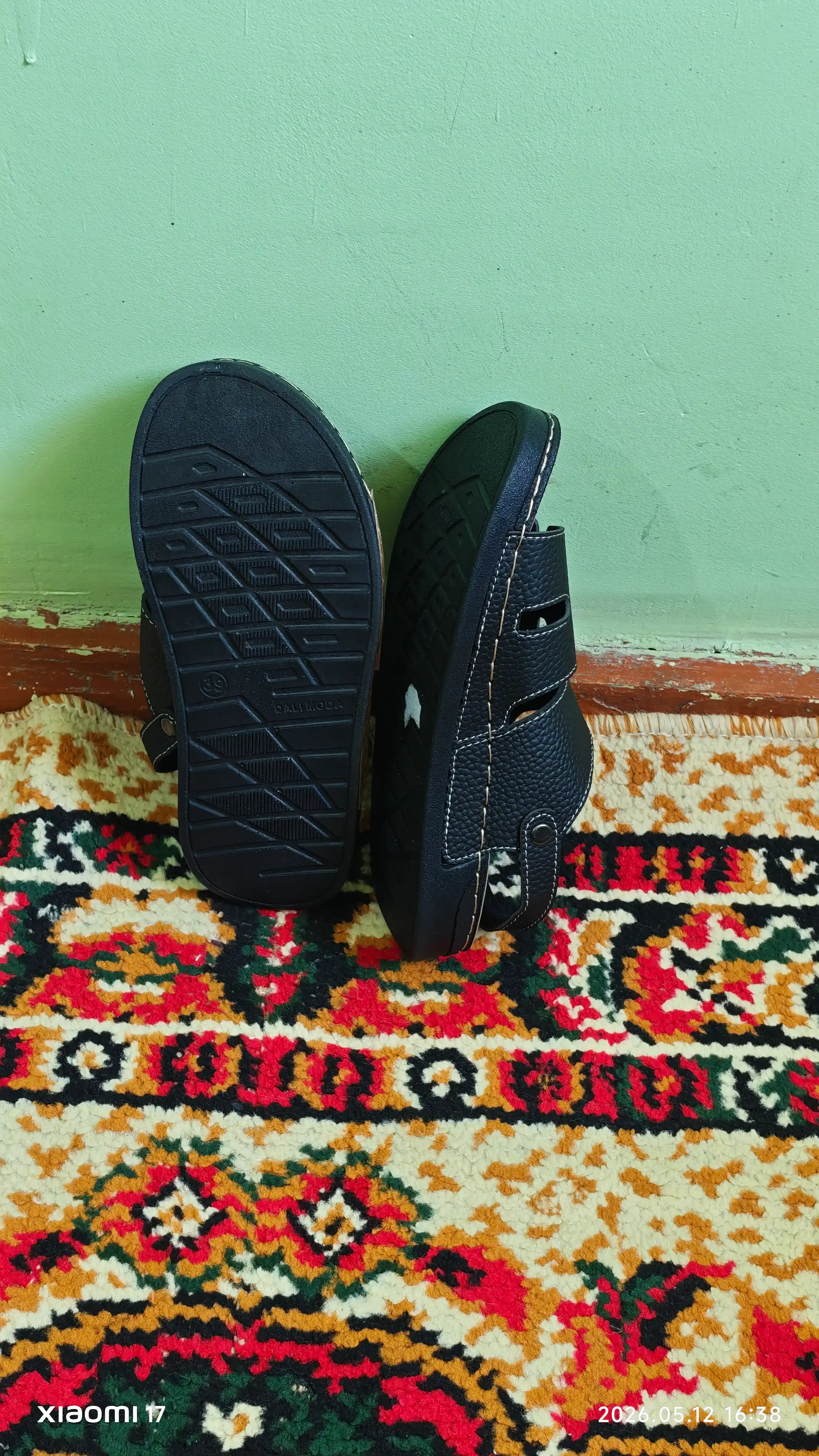 Erkaklar sandallari, erkaklar poyabzali, basanoshka basanojka sandallar, shippaklar