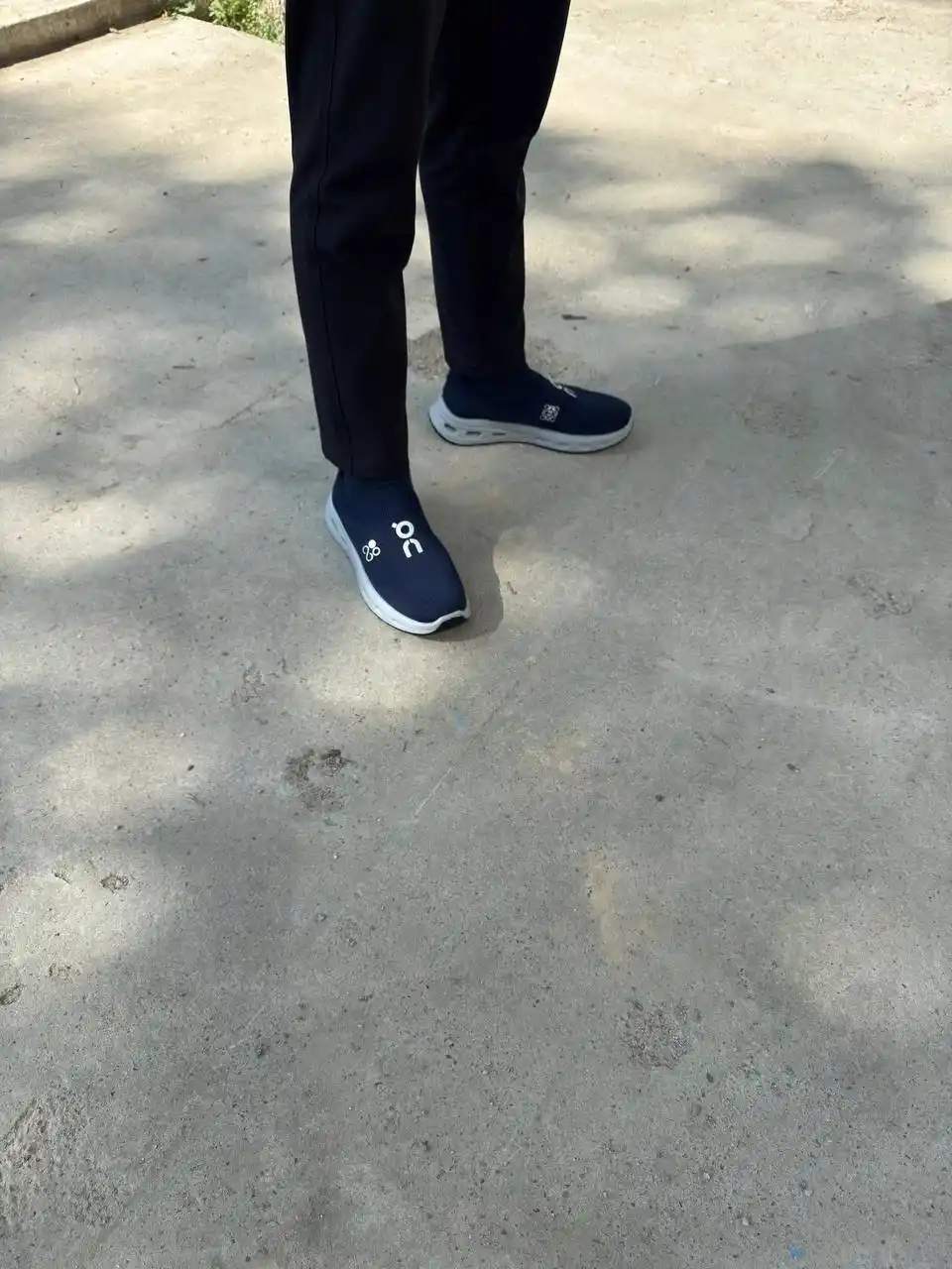 Erkaklar uchun yozgi krossovkalar, ipsiz yengil sliponlar, kundalik sport poyabzali