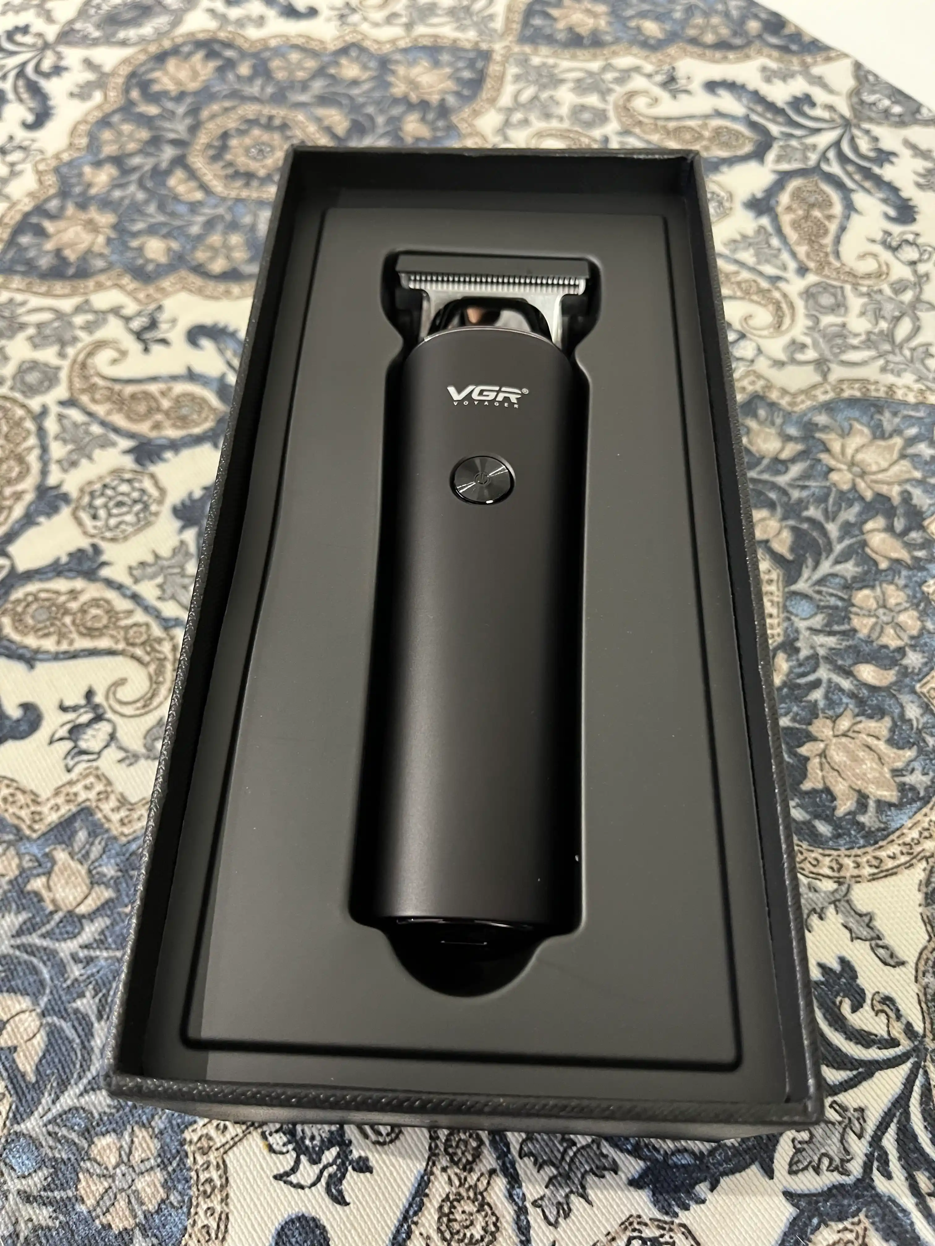 Professional simsiz soch va soqol olish kesish mashinkasi trimmer VGR V-937, LCD displeyli