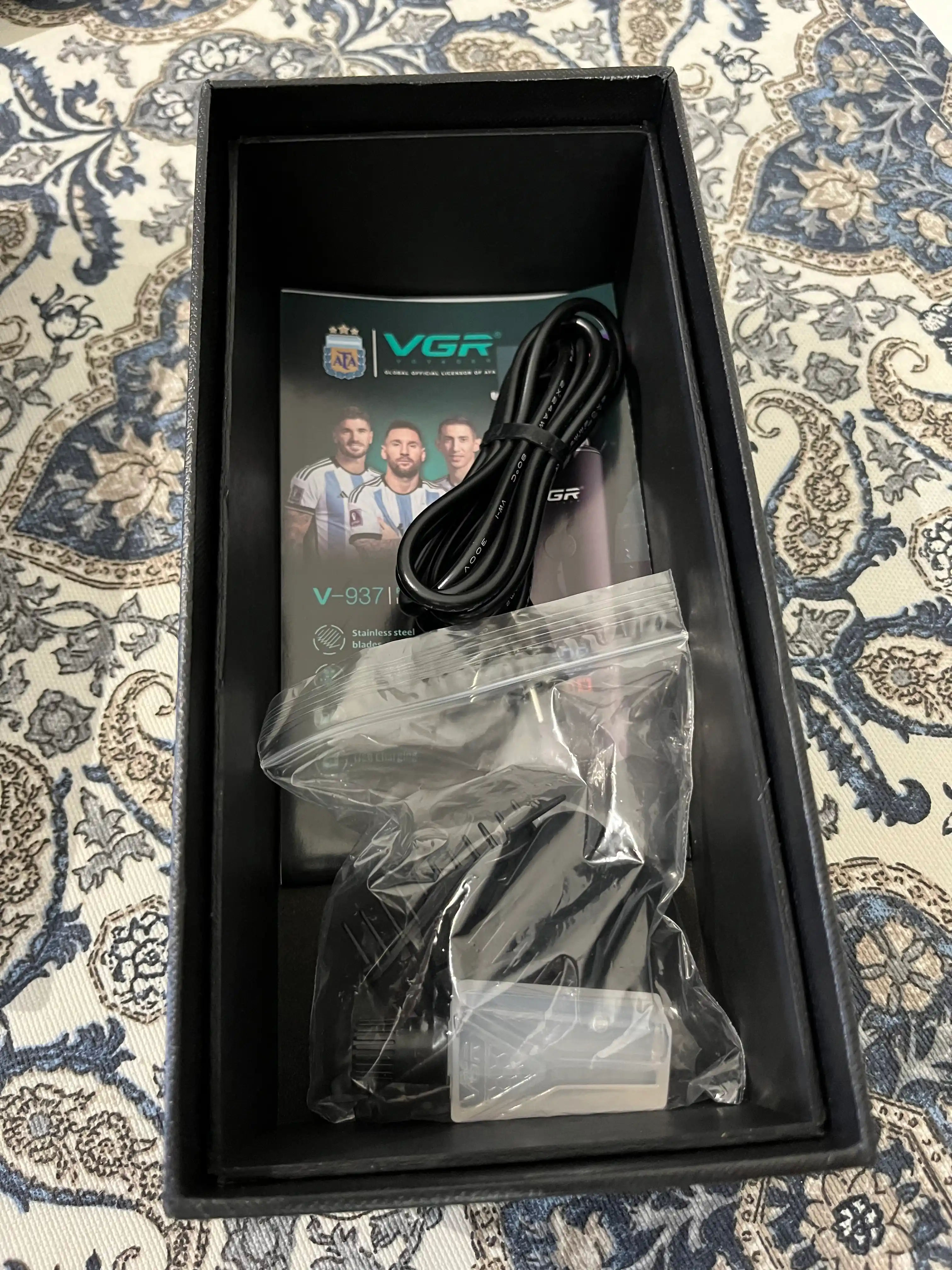 Professional simsiz soch va soqol olish kesish mashinkasi trimmer VGR V-937, LCD displeyli