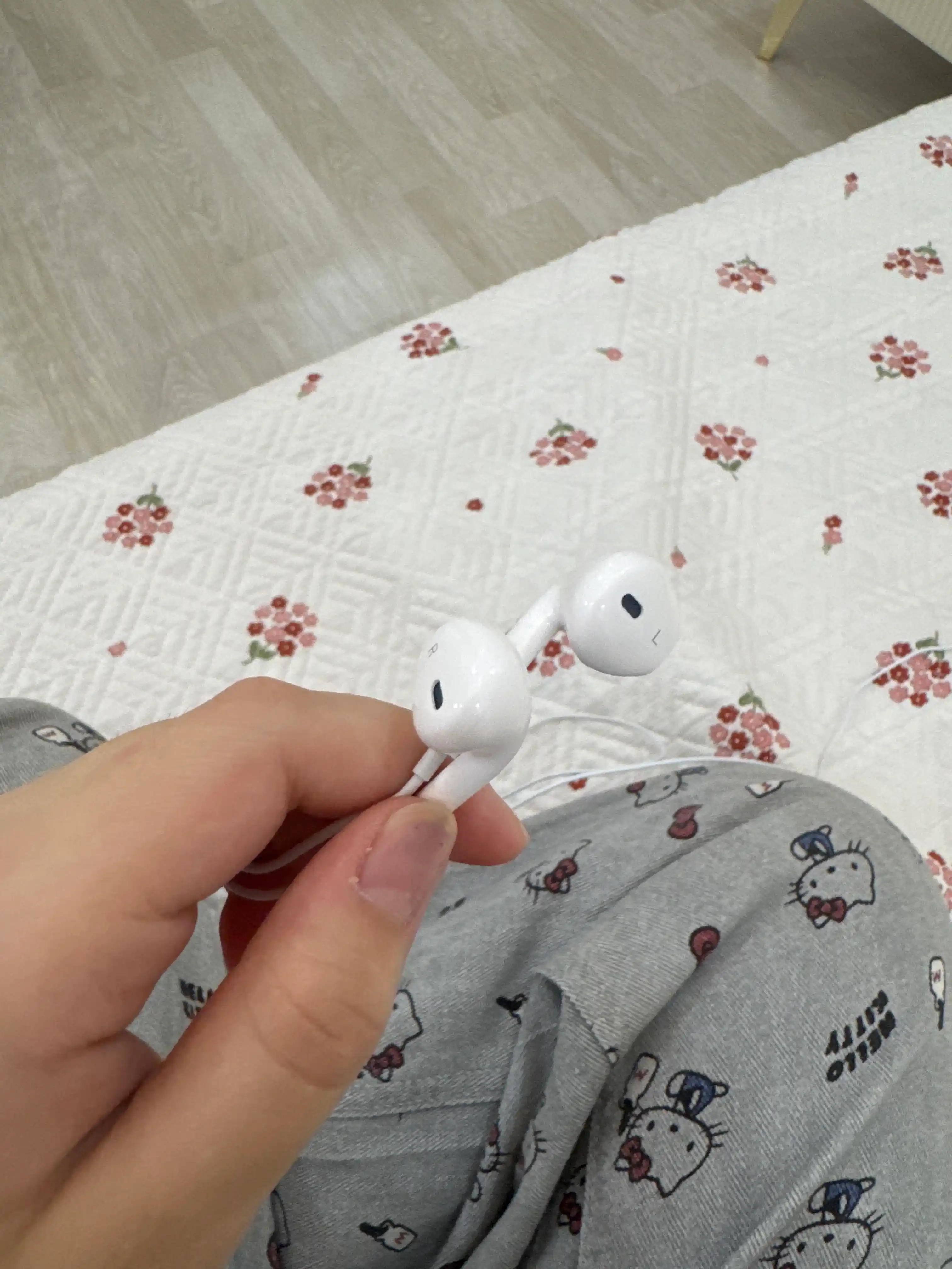 SIMLI iPhone quloqchinlari — Pop-Up mikrofon, Lightning kabel, tiniq ovoz