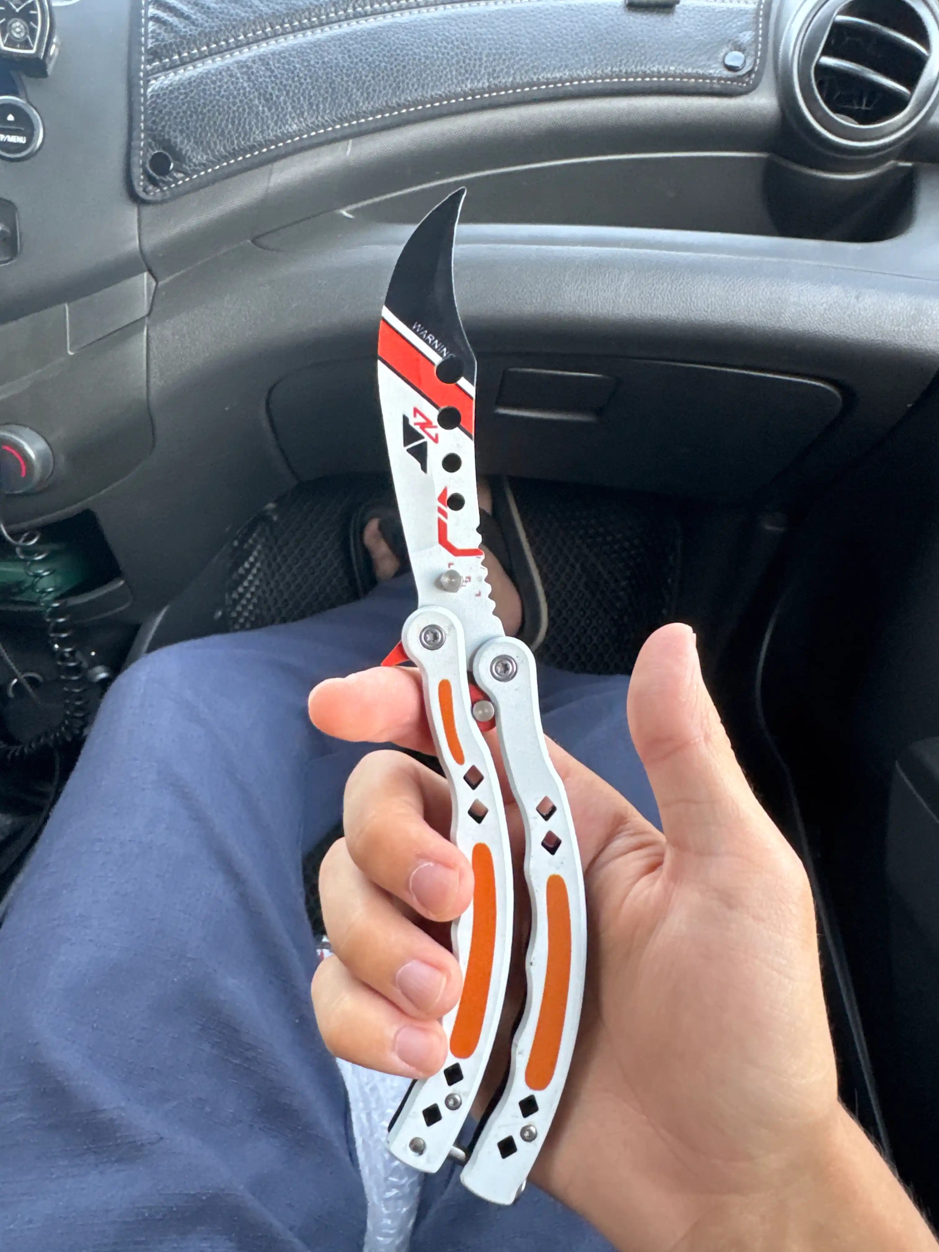 Metall tutqichli yig'iladigan kapalak pichog'ini o'rgatish, CSGO butterfly