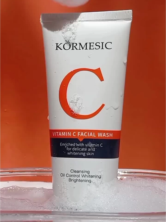 Vitamin C bilan yuvish penkasi - chuqur tozalash, yorqinlik, tekis ton va matlik
