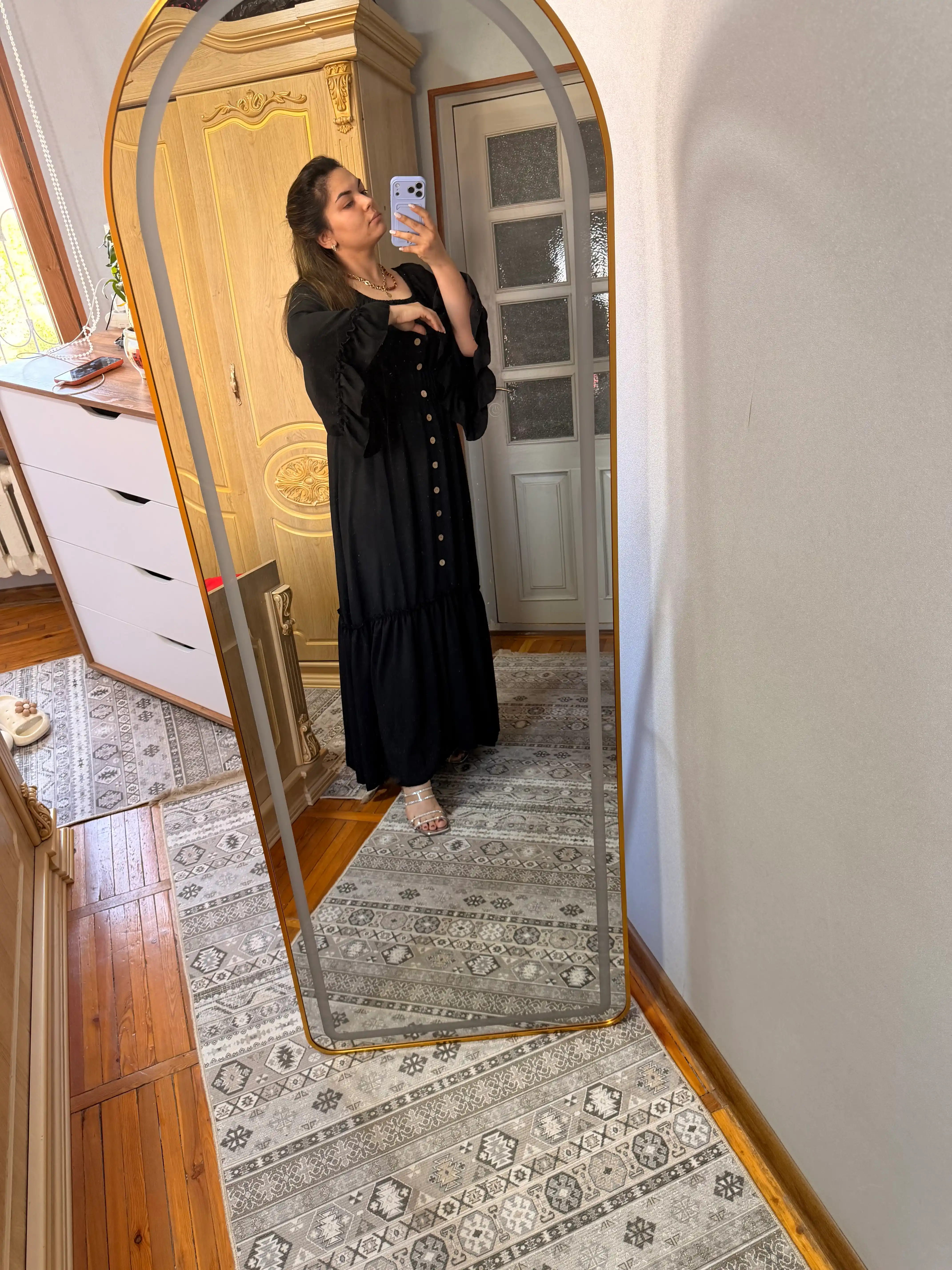 Dehqon ayolning uzun yengli, yengil va havoli libosi S M L XL o‘lchamiga mos keladi