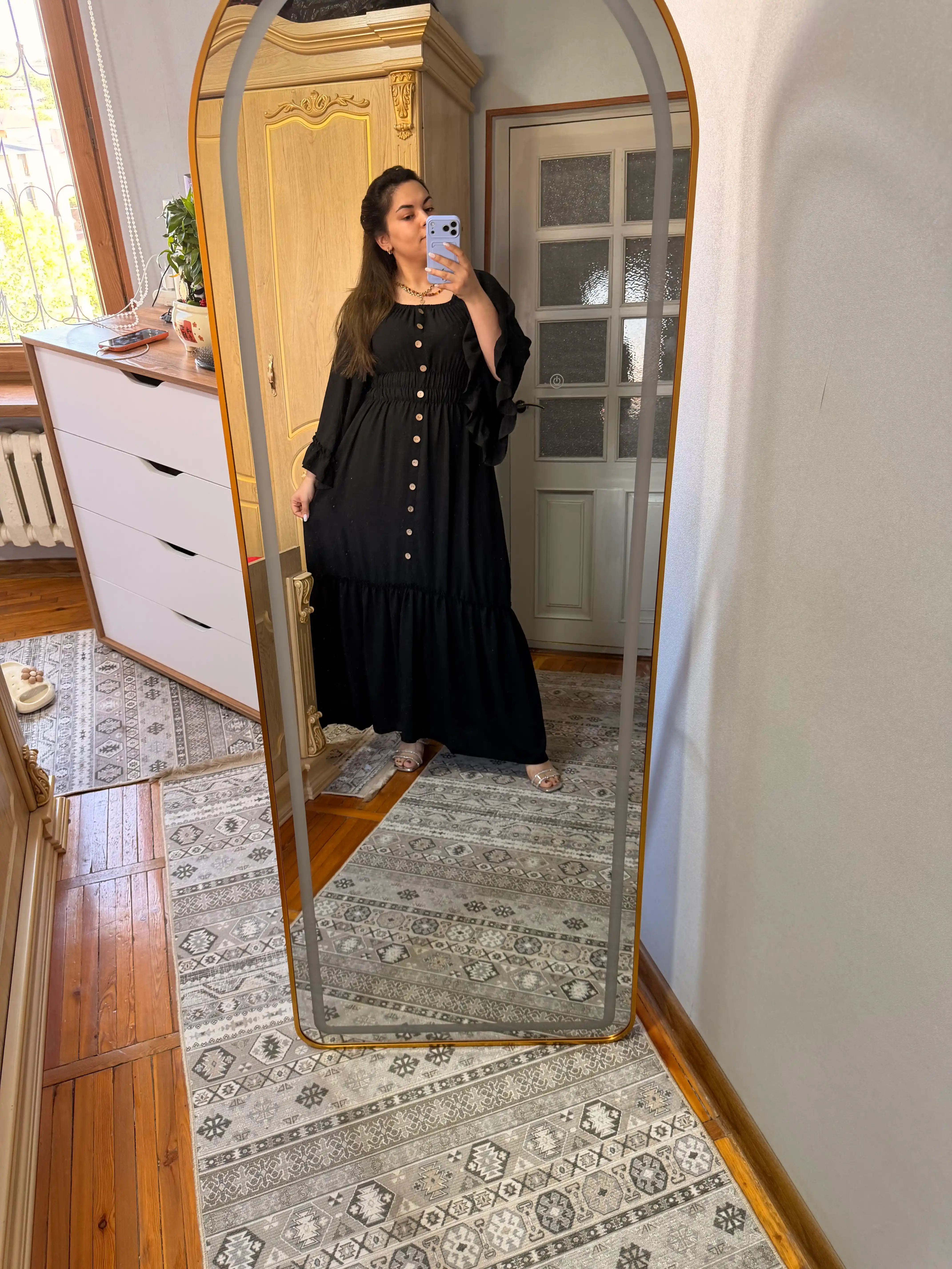 Dehqon ayolning uzun yengli, yengil va havoli libosi S M L XL o‘lchamiga mos keladi