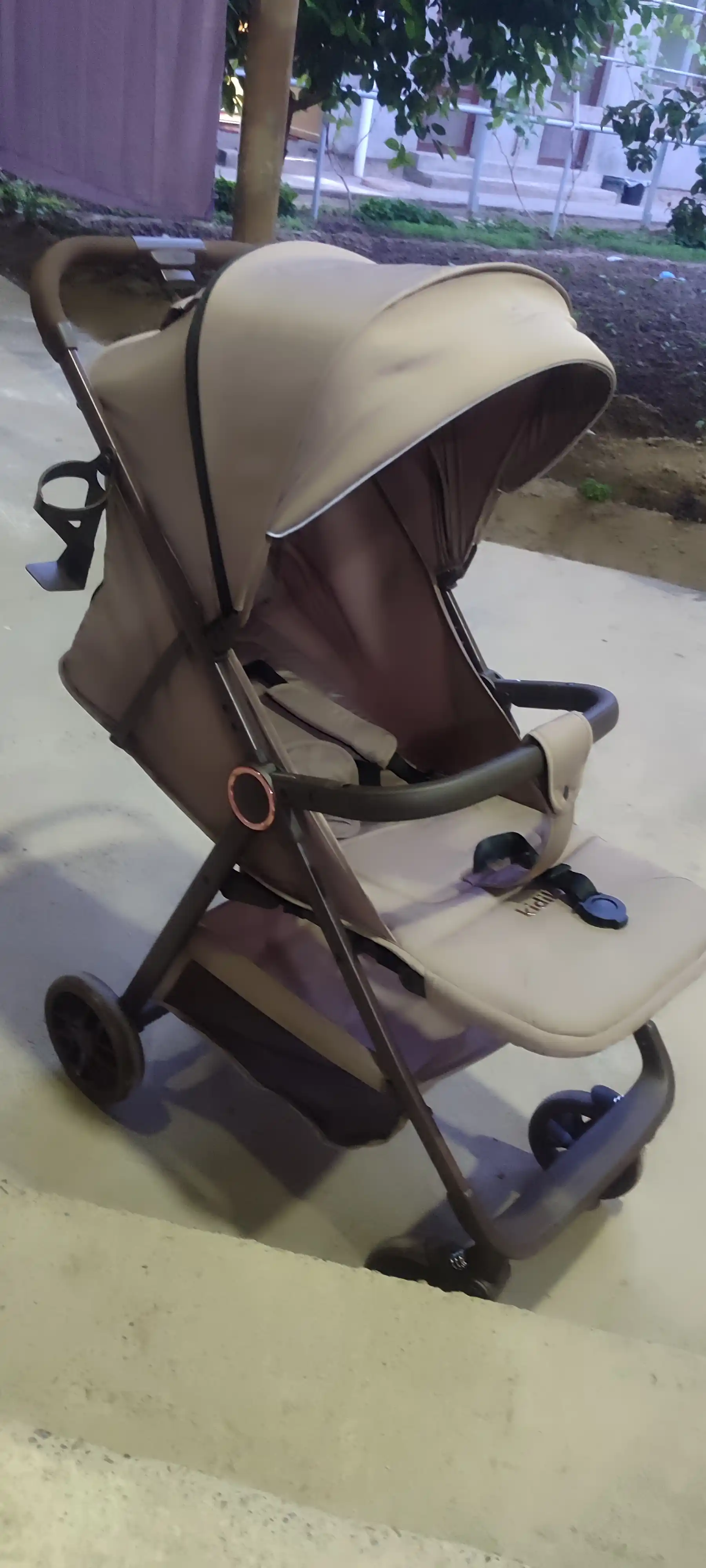 Прогулочная коляска Kidilo C6F – легкая и удобная