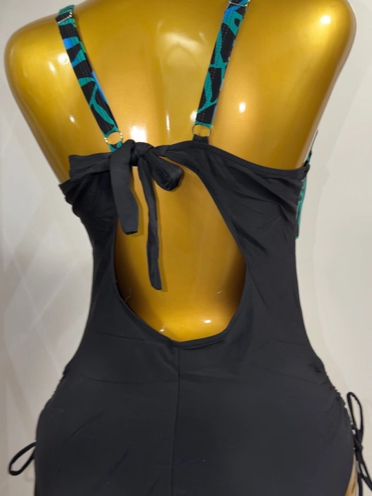 Zamonaviy orqasi ochiq Bikini cho'milish kiyimi